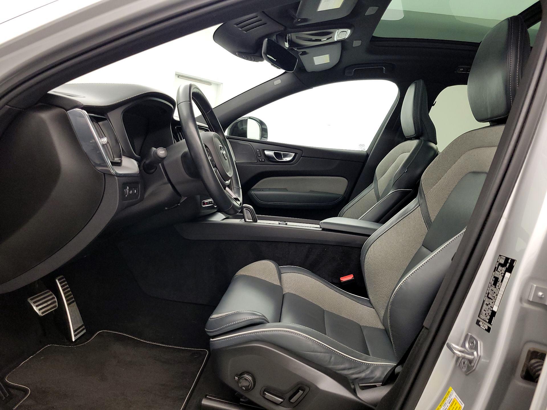 Thumbnail: 2021 Volvo XC60 - 11