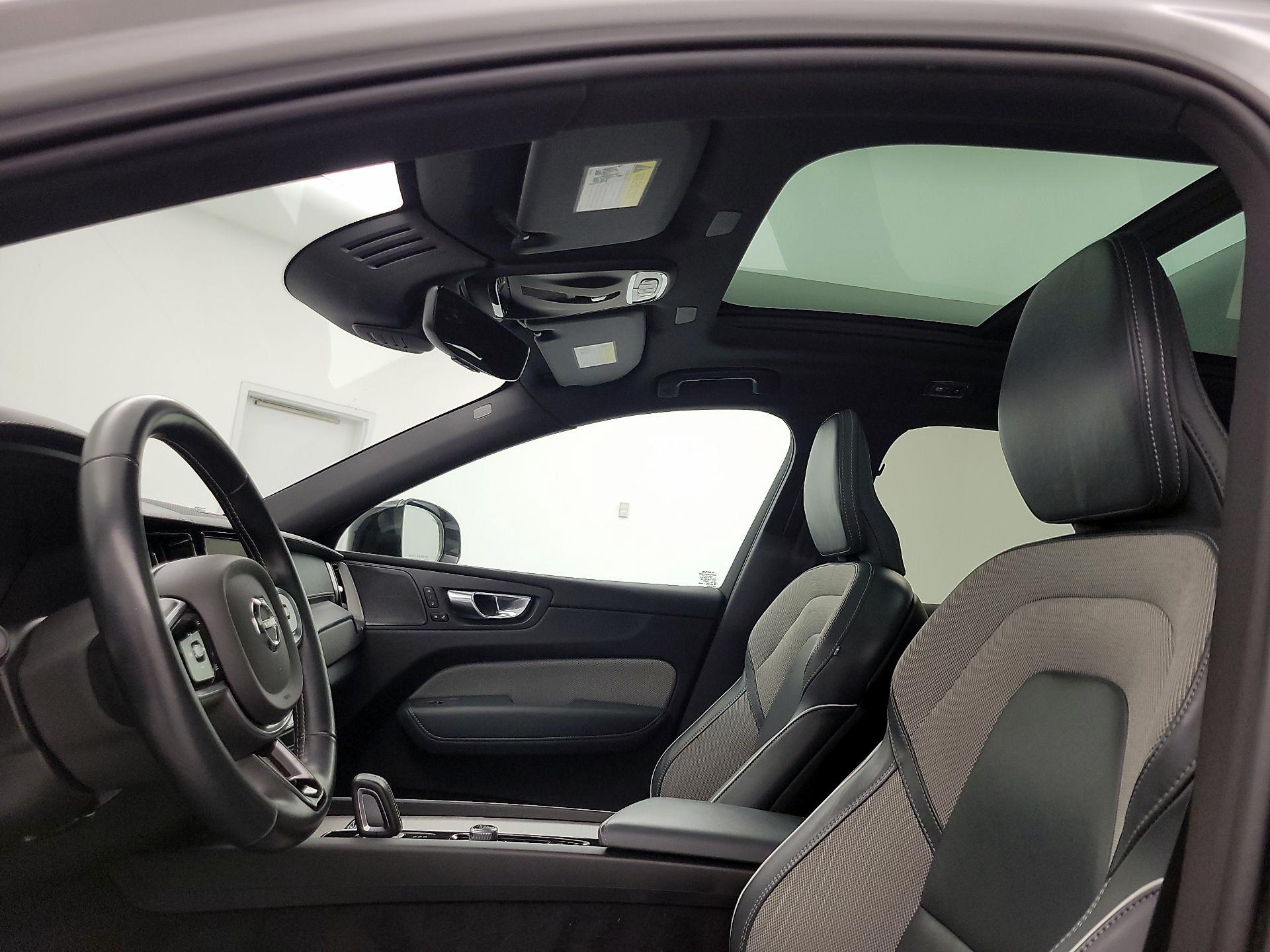 Thumbnail: 2021 Volvo XC60 - 20