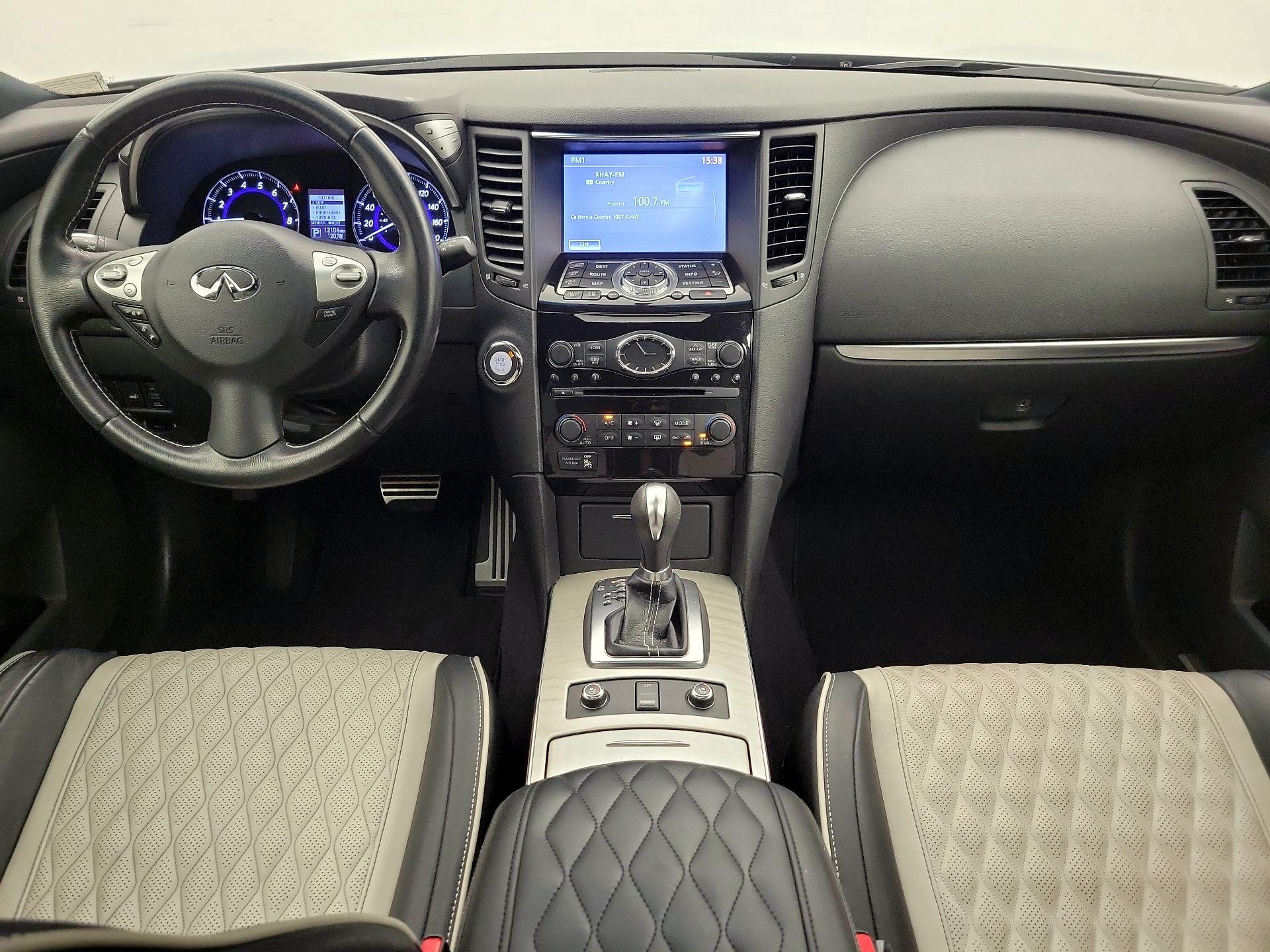 Thumbnail: 2017 INFINITI QX70 - 9