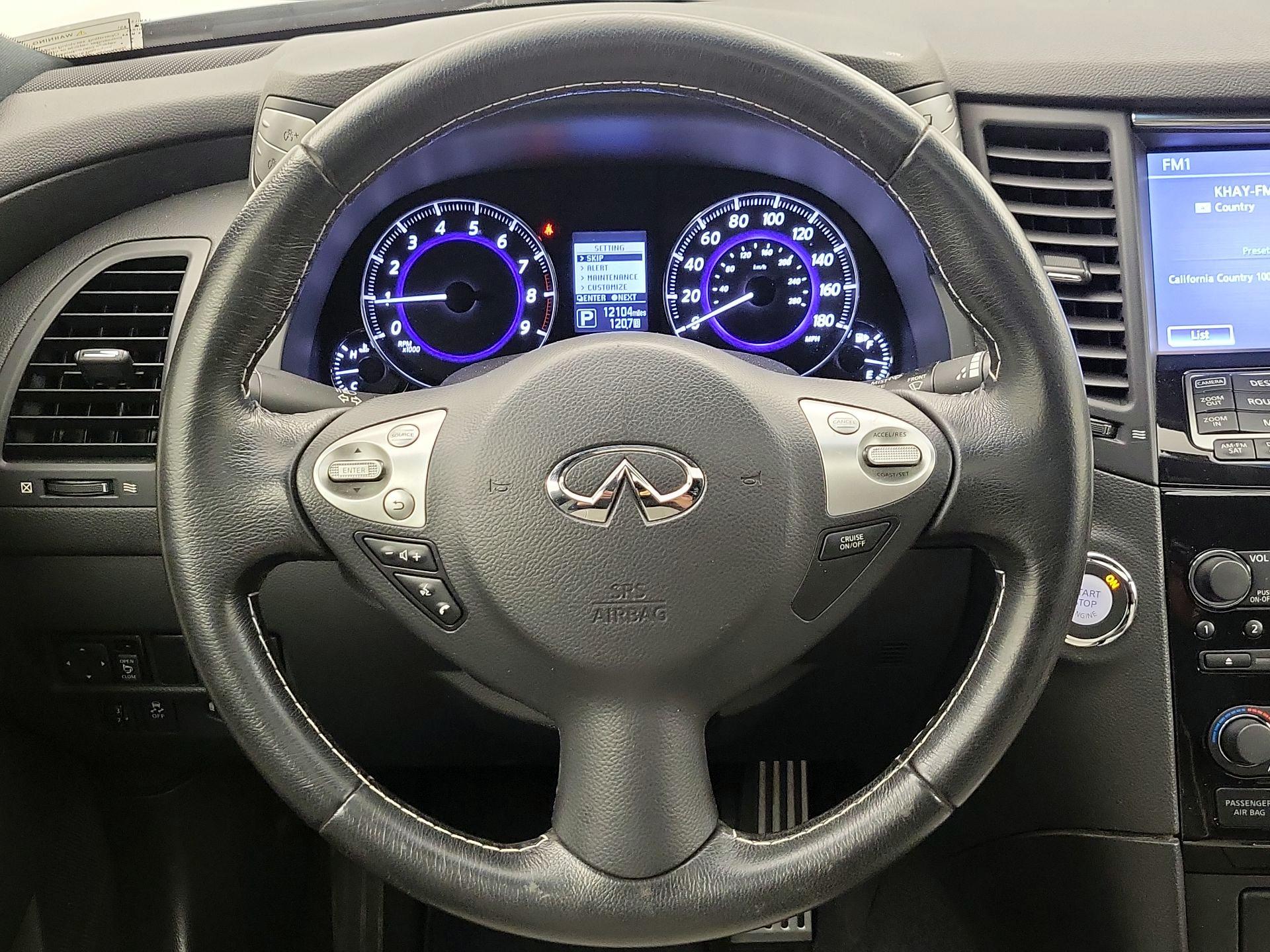 Thumbnail: 2017 INFINITI QX70 - 10