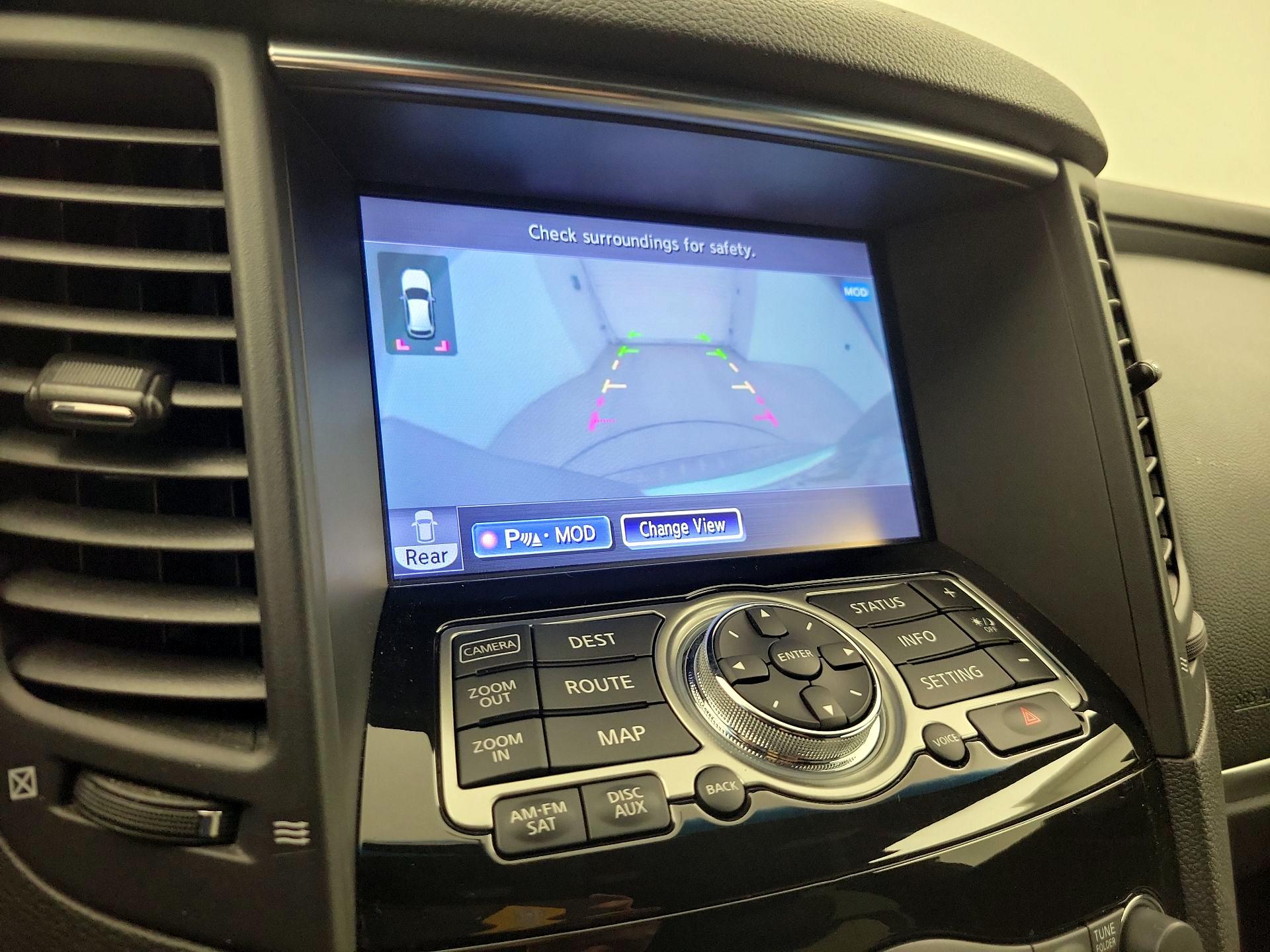 Thumbnail: 2017 INFINITI QX70 - 15