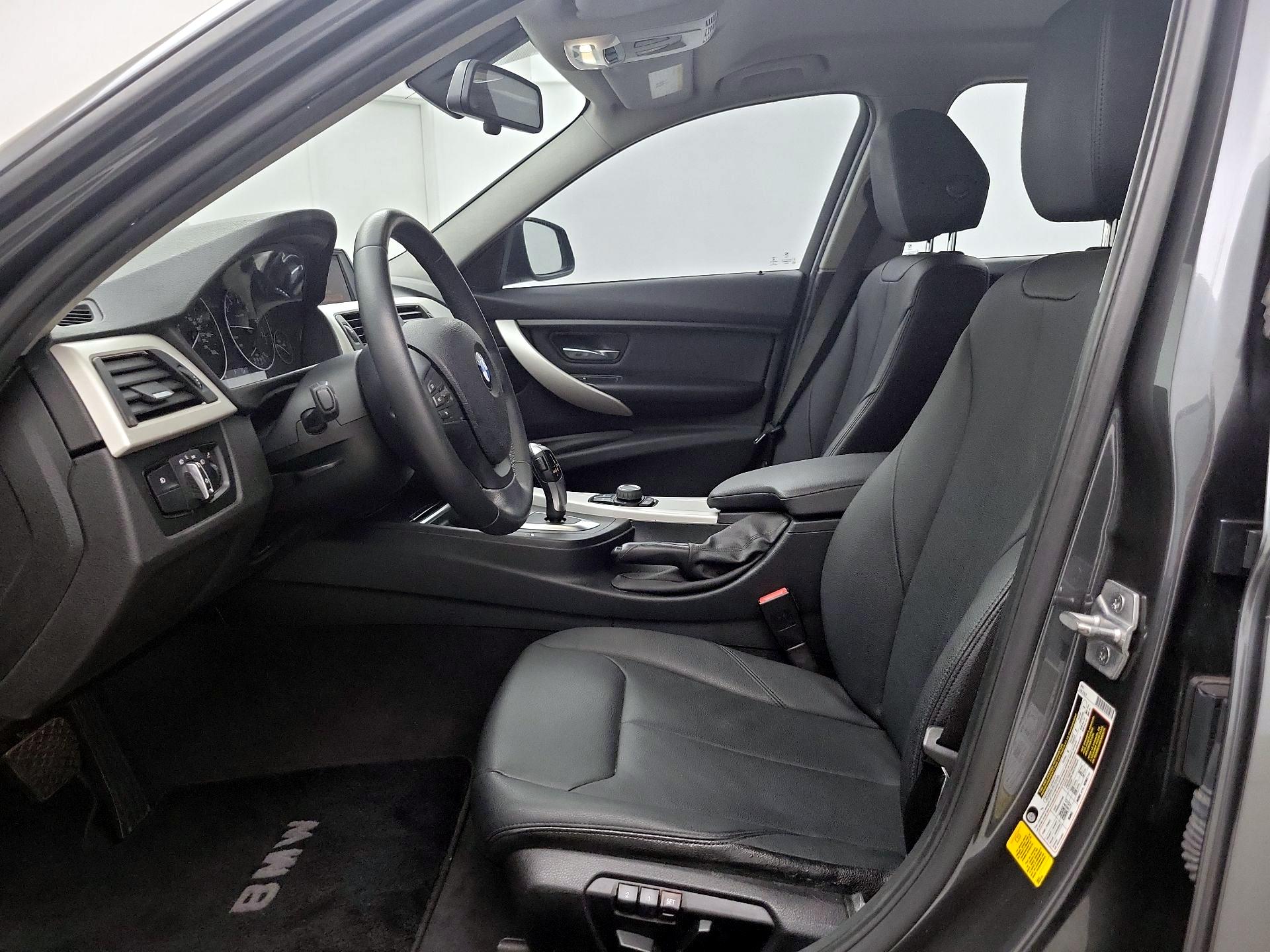 Thumbnail: 2015 BMW 3 Series - 11