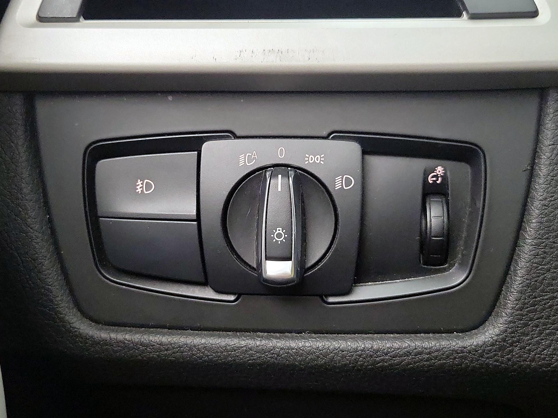 Thumbnail: 2015 BMW 3 Series - 13