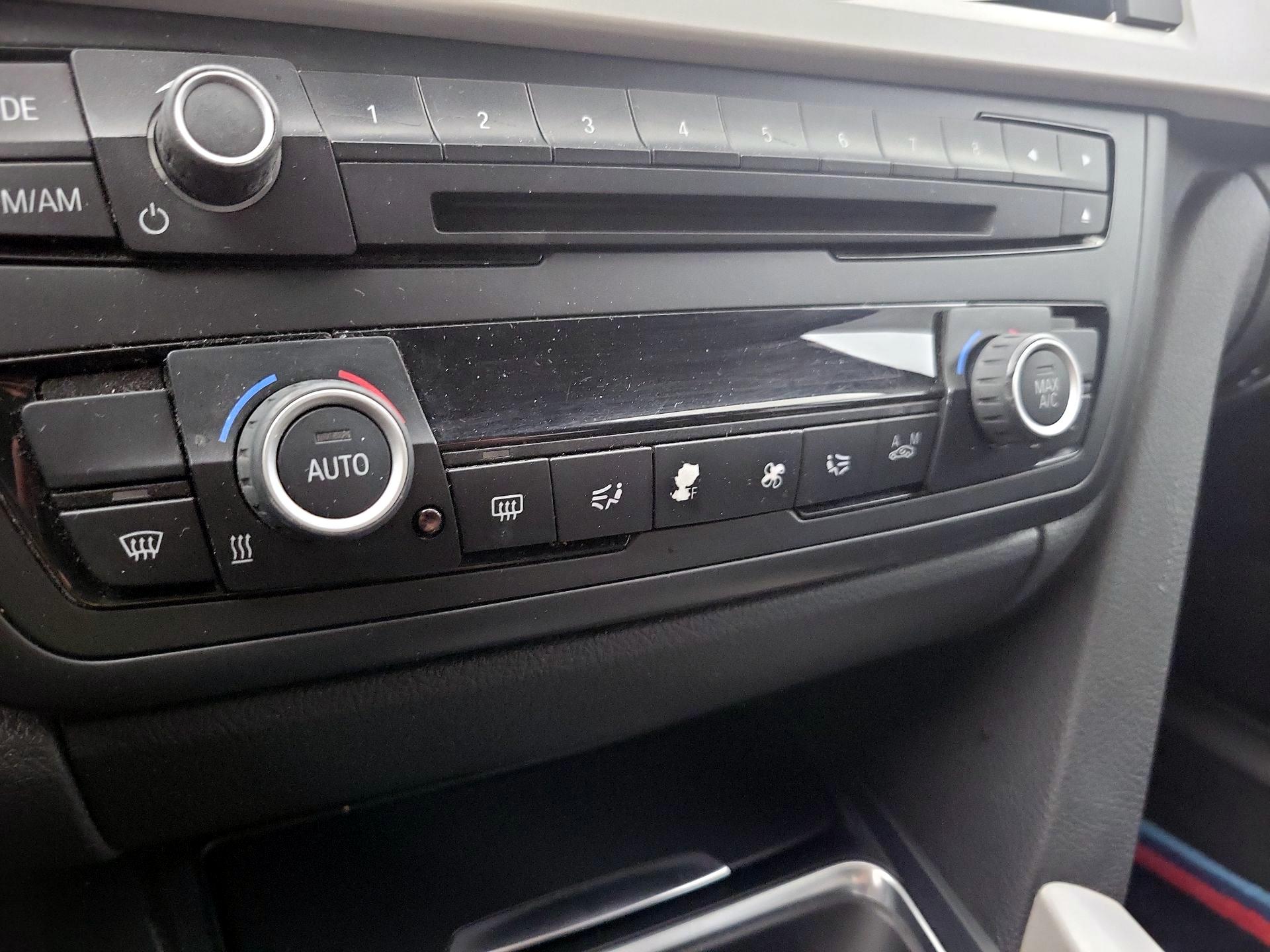 Thumbnail: 2015 BMW 3 Series - 15