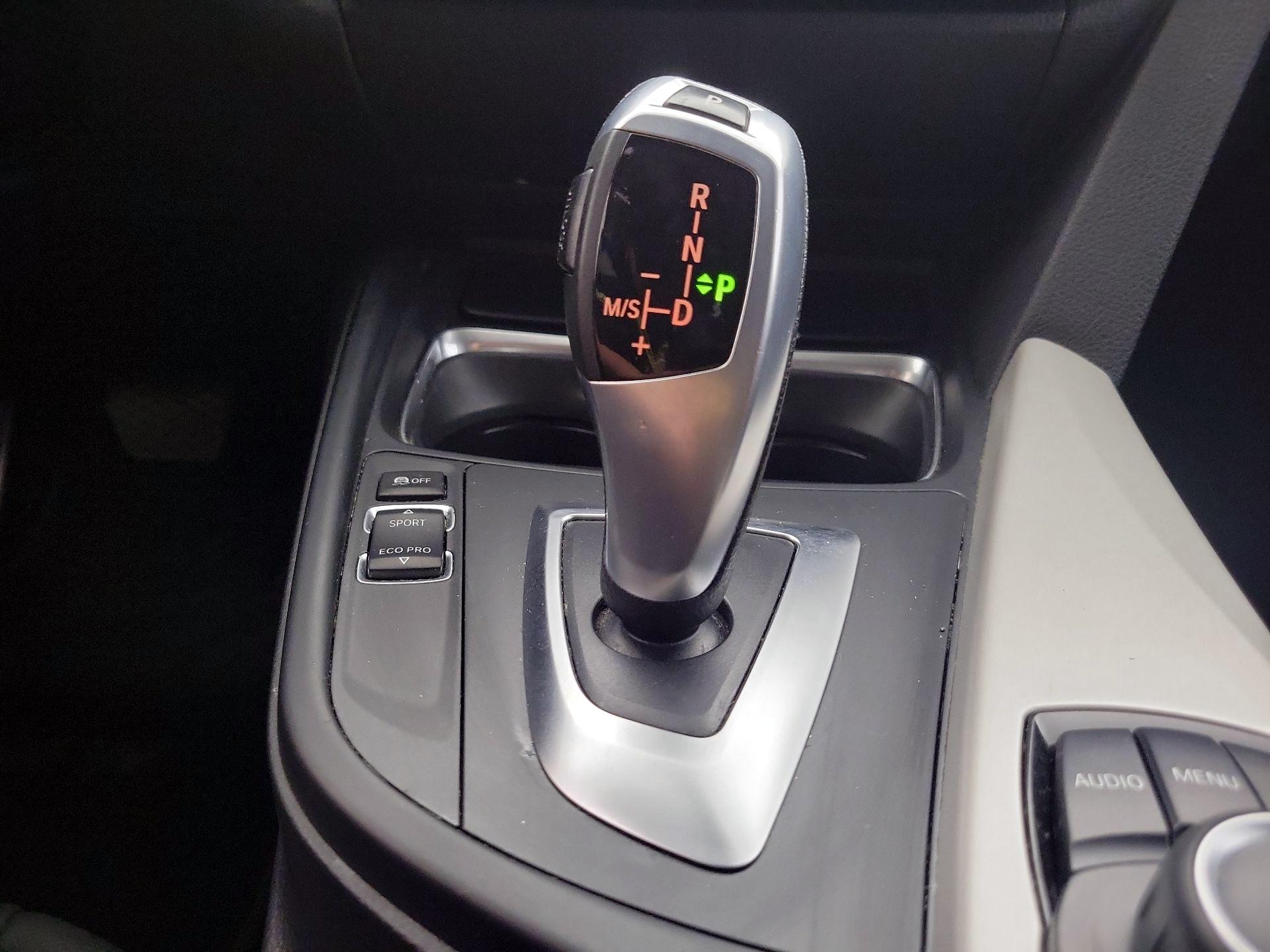 Thumbnail: 2015 BMW 3 Series - 16