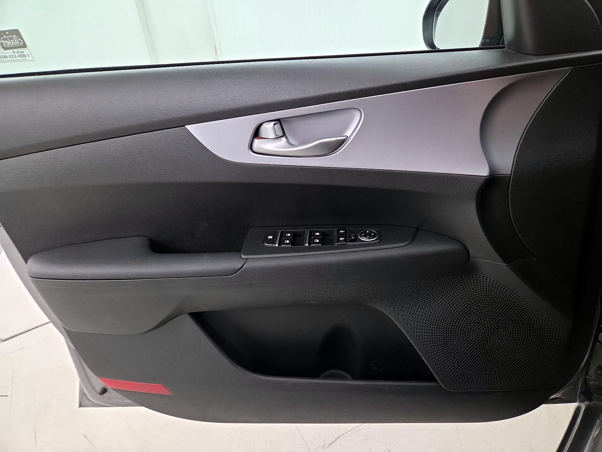 Thumbnail: 2024 Kia Forte - 12