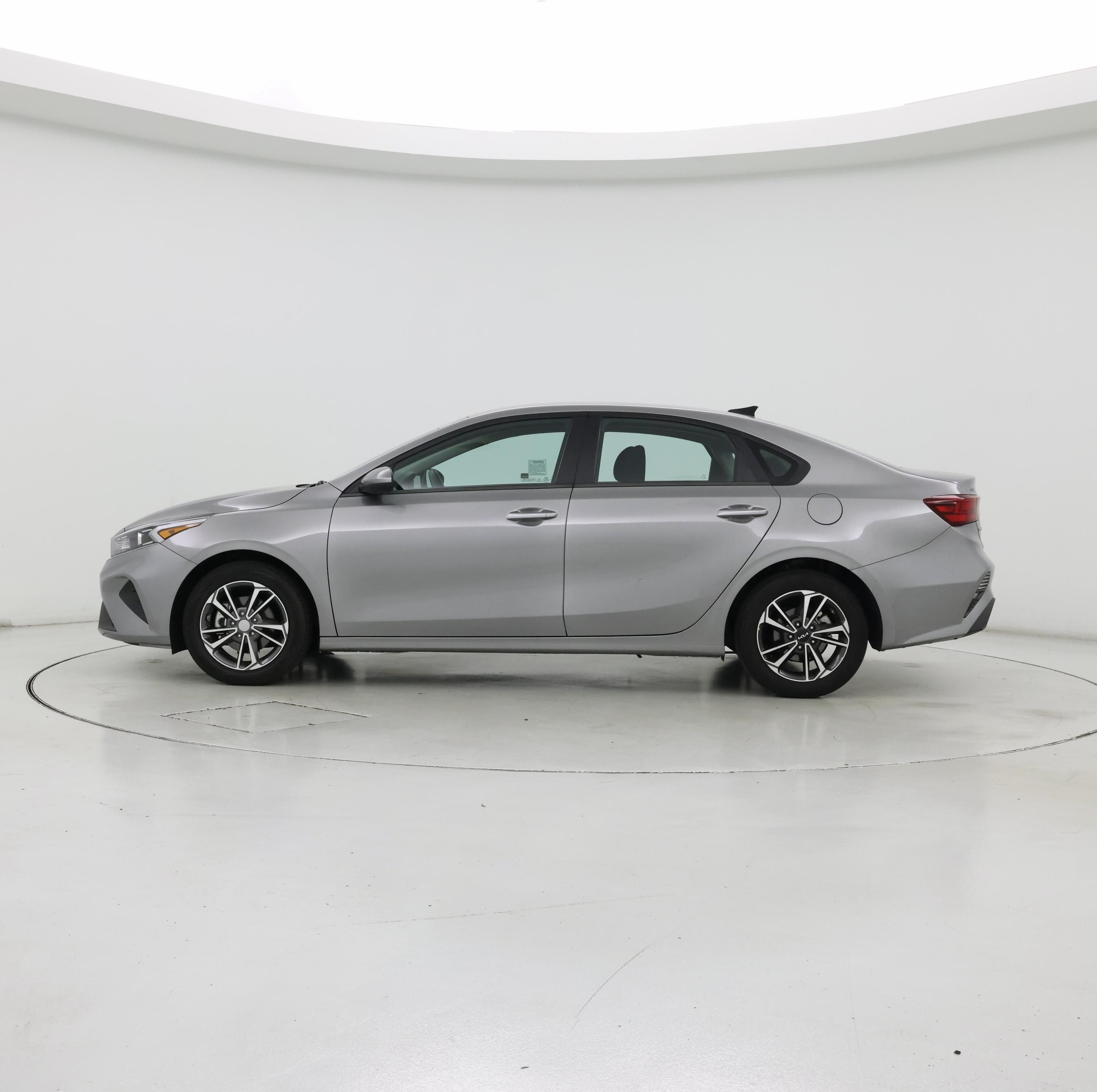 Thumbnail: 2024 Kia Forte - 3