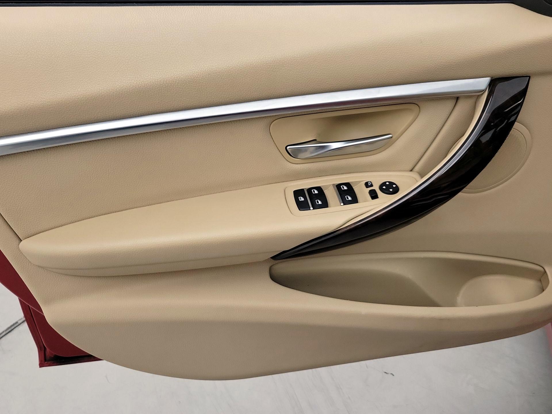 Thumbnail: 2016 BMW 3 Series - 12