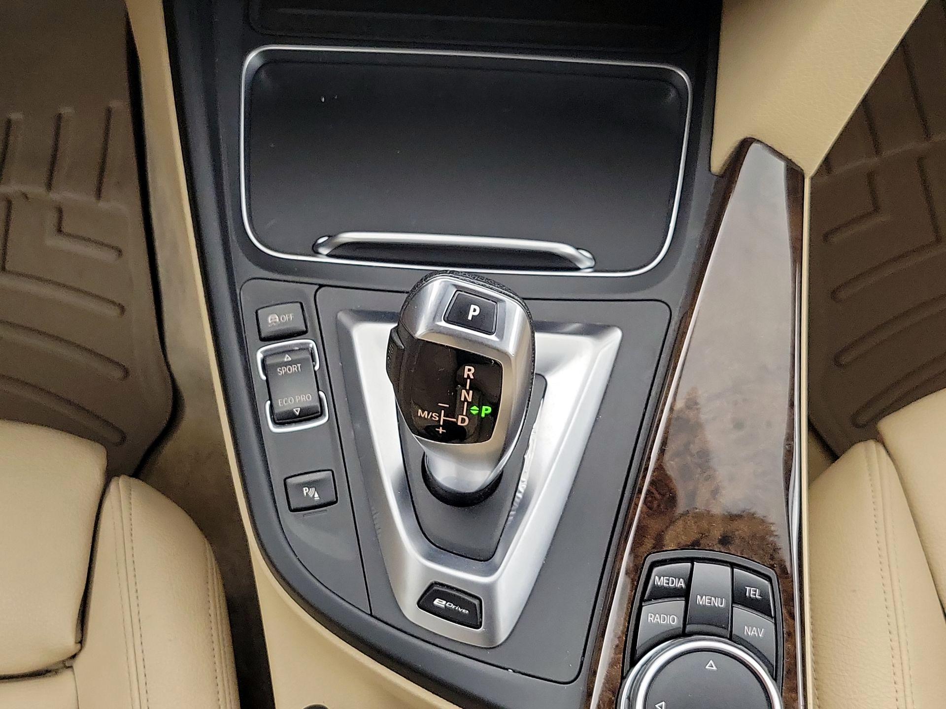 Thumbnail: 2016 BMW 3 Series - 17