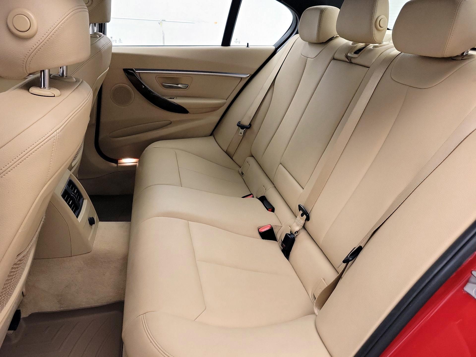 Thumbnail: 2016 BMW 3 Series - 20