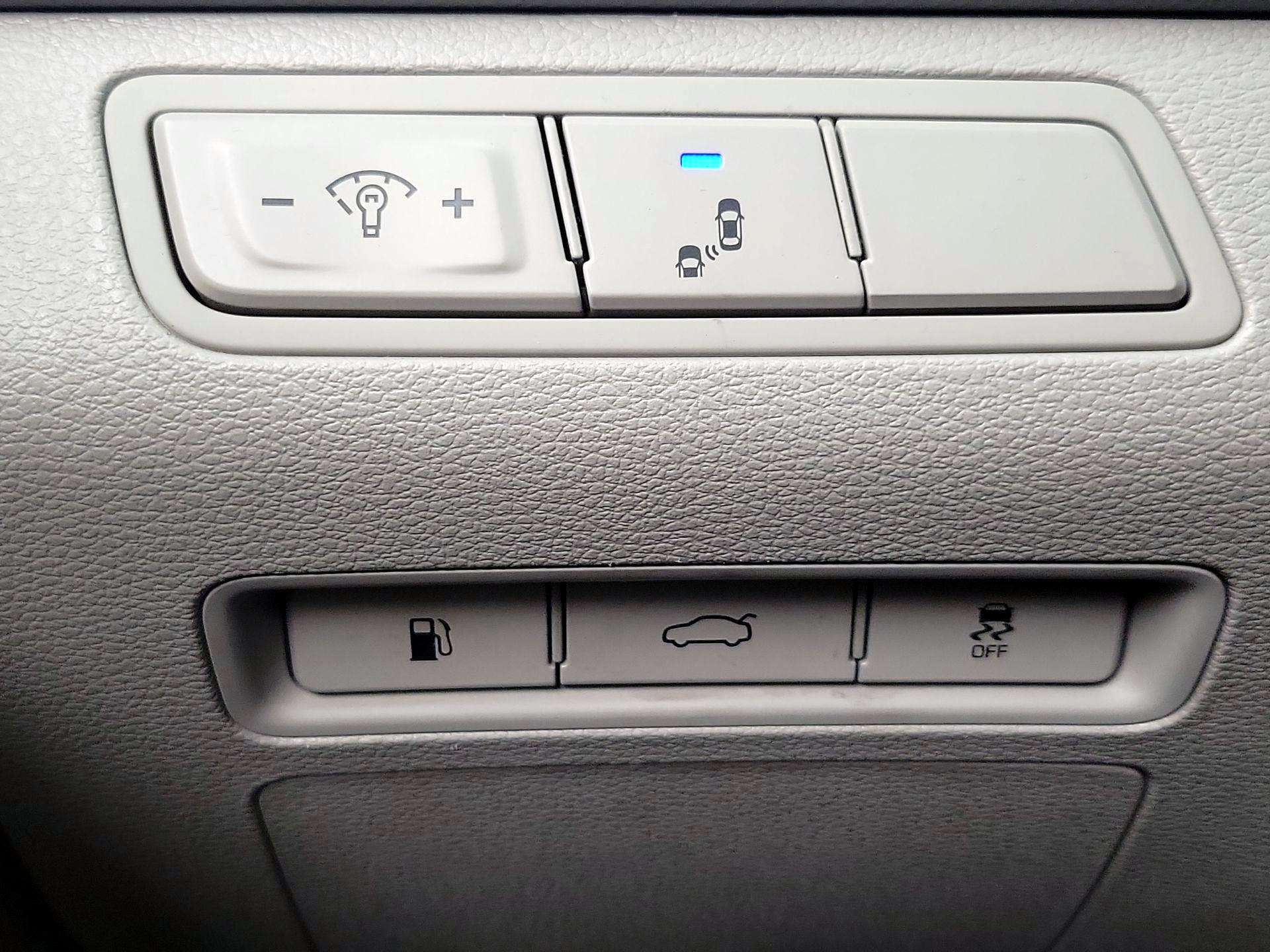 Thumbnail: 2019 Hyundai Sonata - 13