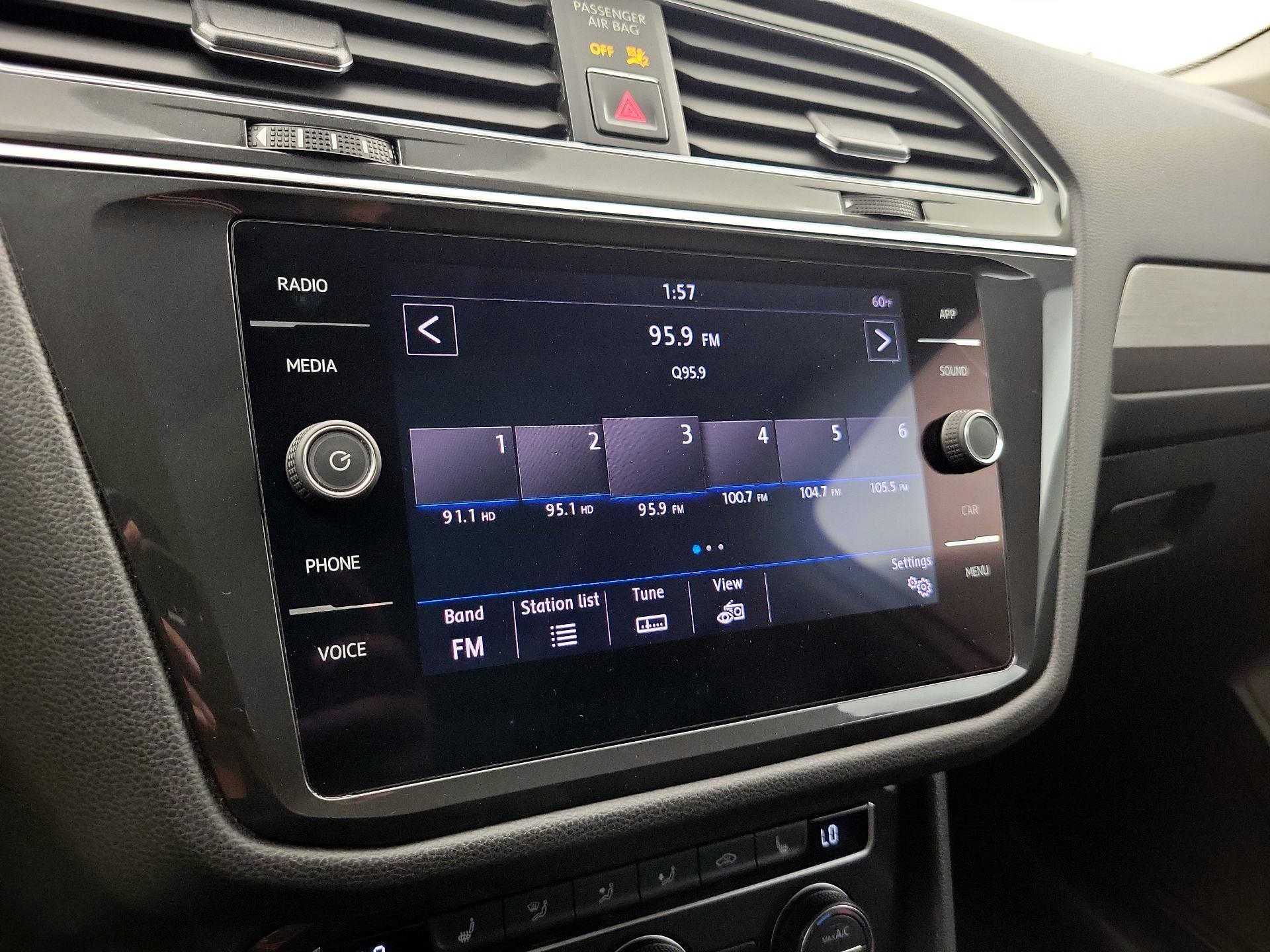 Thumbnail: 2018 Volkswagen Tiguan - 15