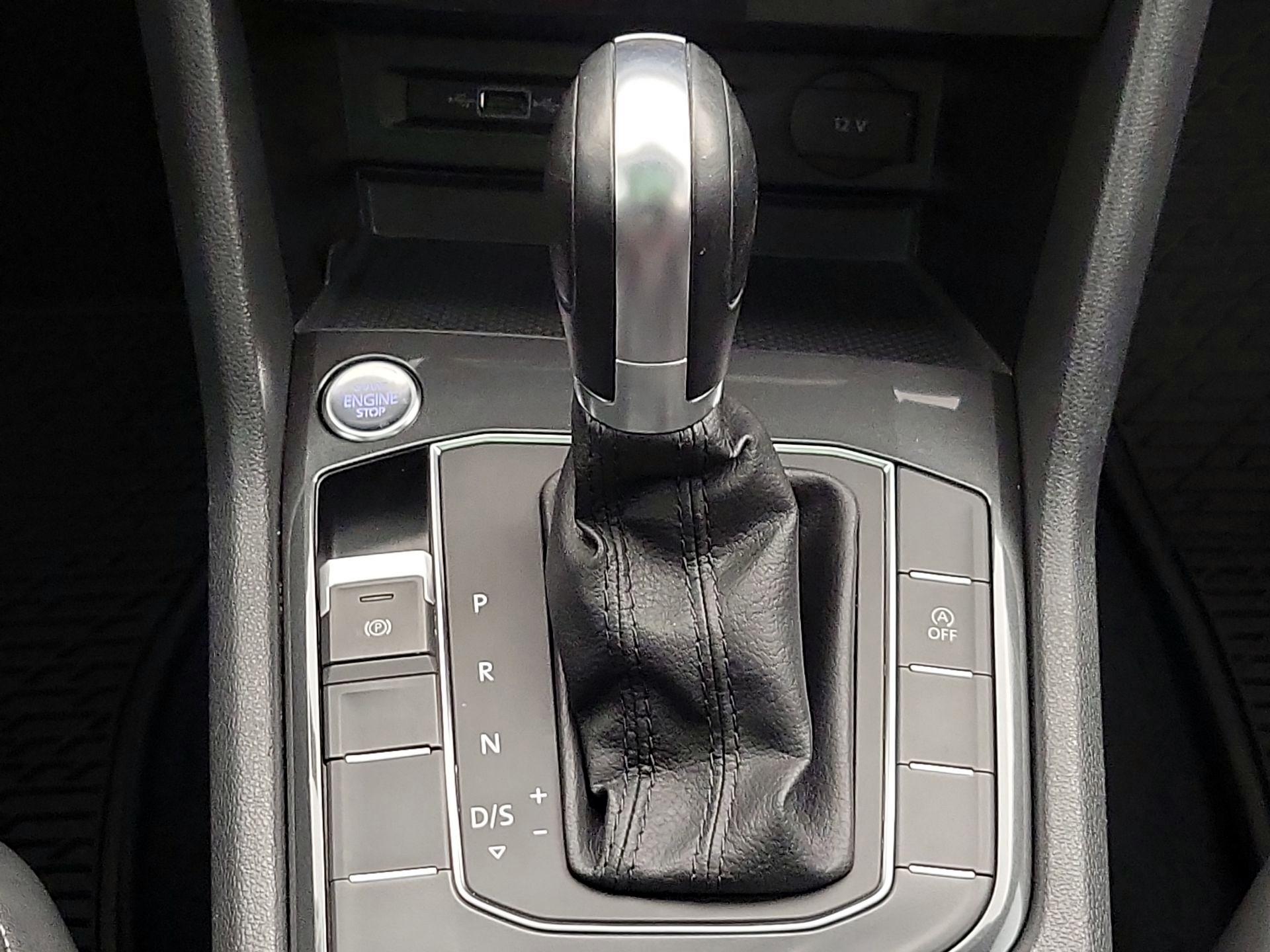 Thumbnail: 2018 Volkswagen Tiguan - 17