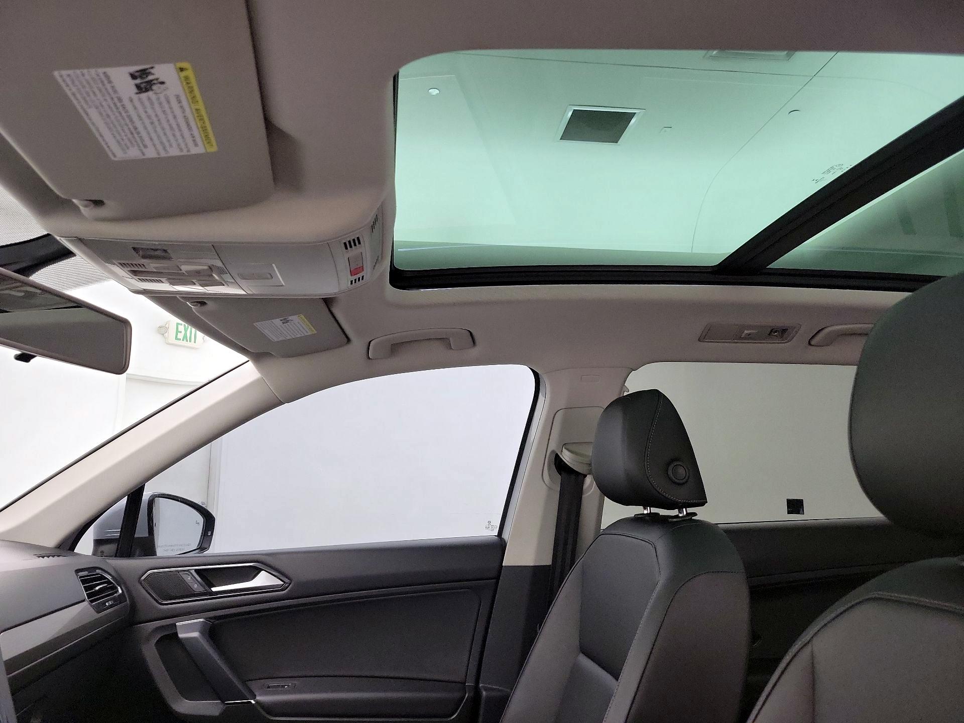 Thumbnail: 2018 Volkswagen Tiguan - 19