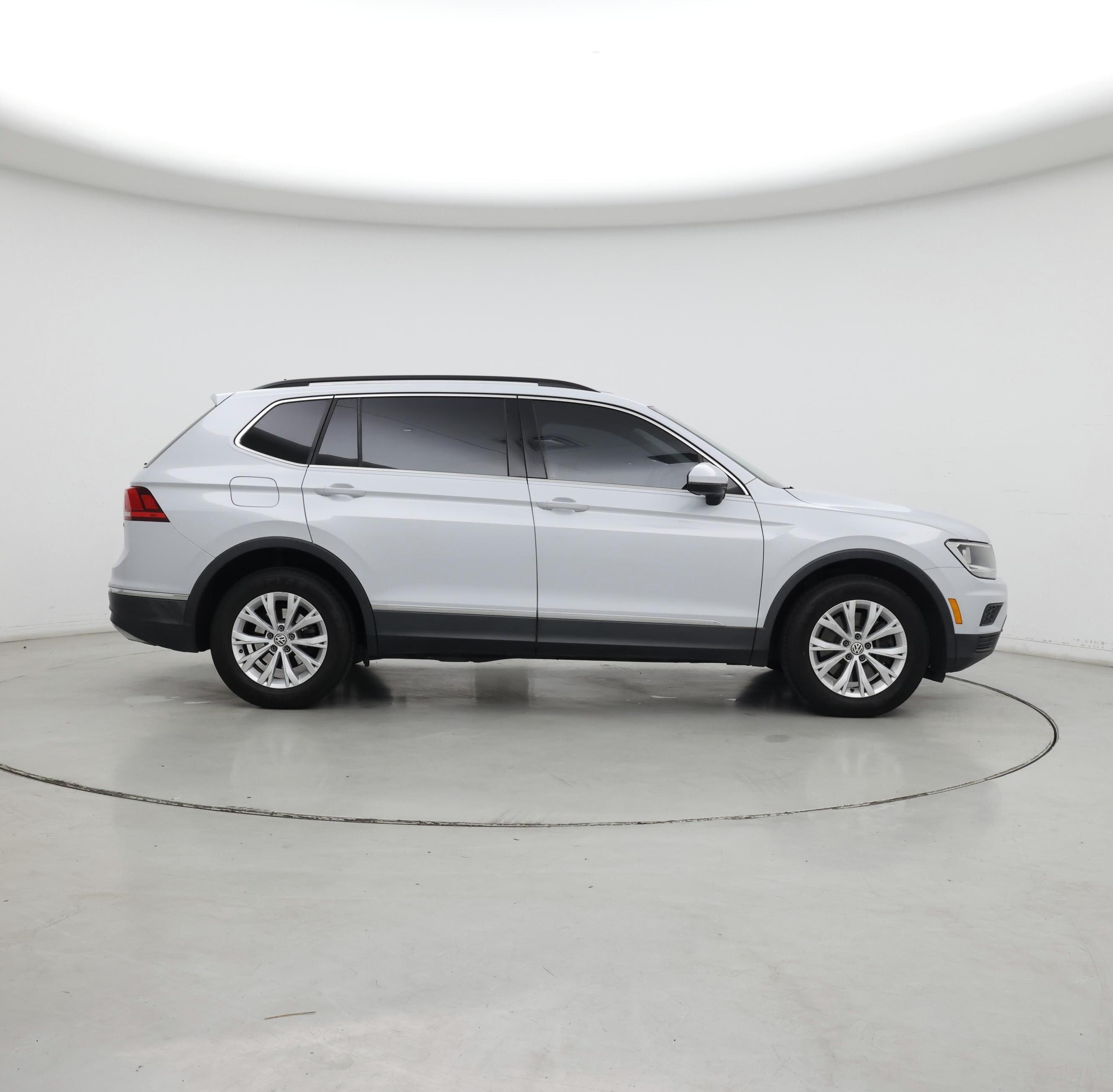 Thumbnail: 2018 Volkswagen Tiguan - 7