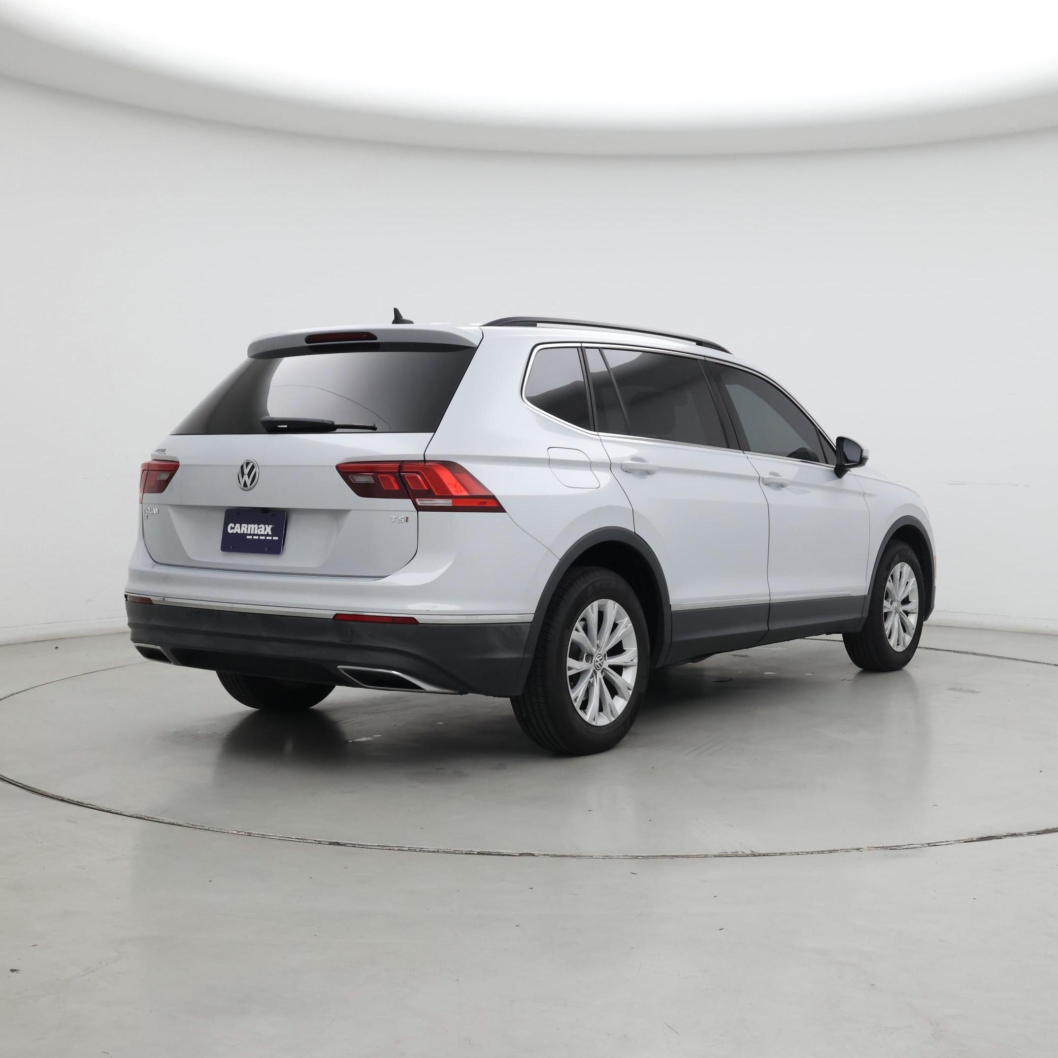 Thumbnail: 2018 Volkswagen Tiguan - 8