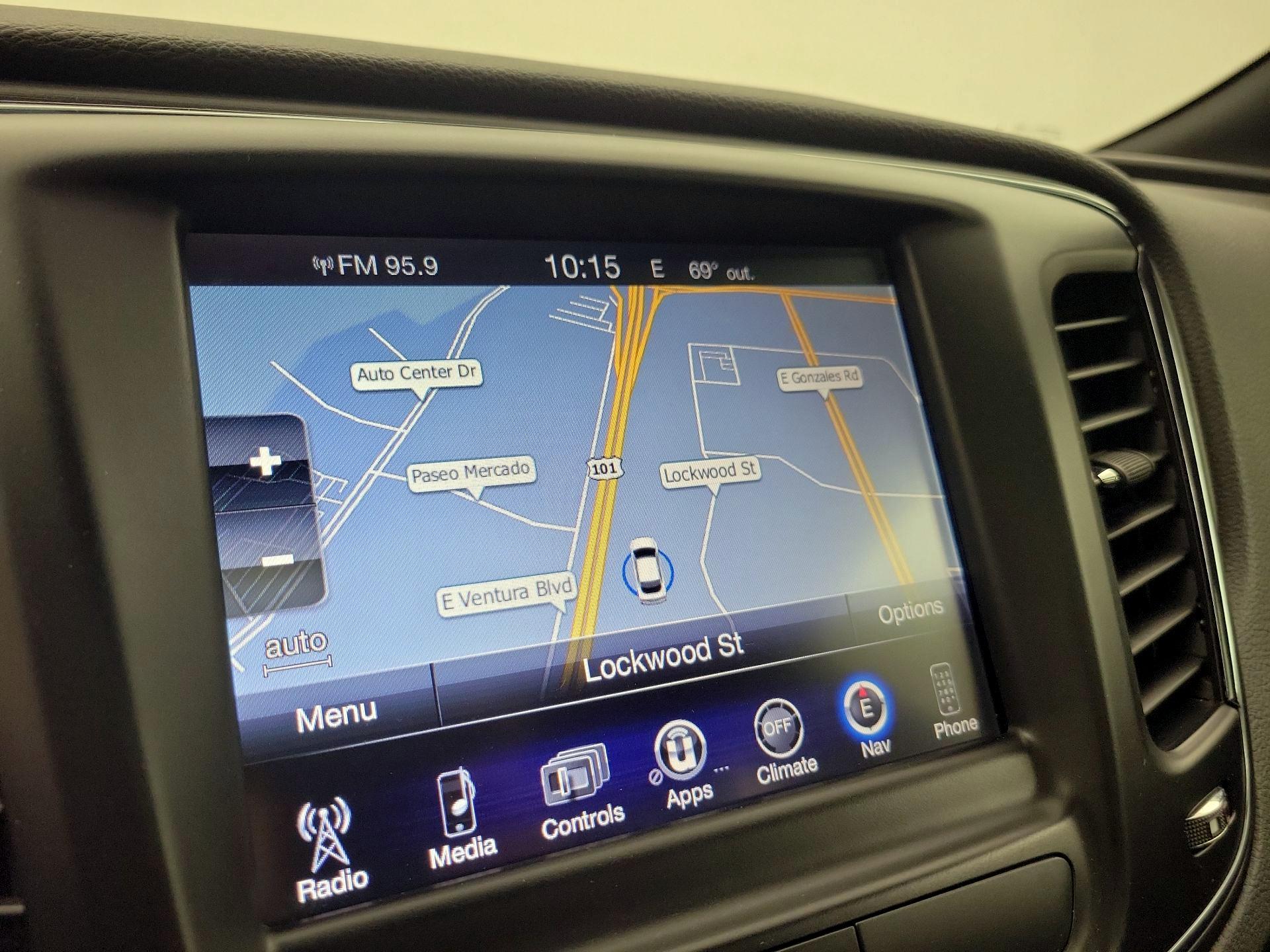 Thumbnail: 2015 Chrysler 200 - 14