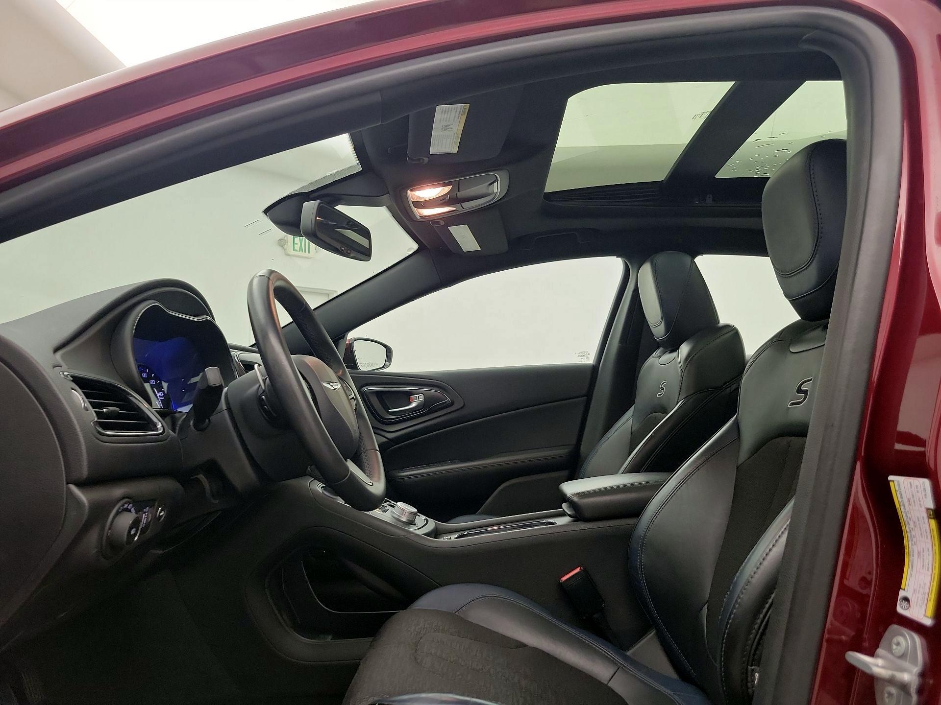 Thumbnail: 2015 Chrysler 200 - 20