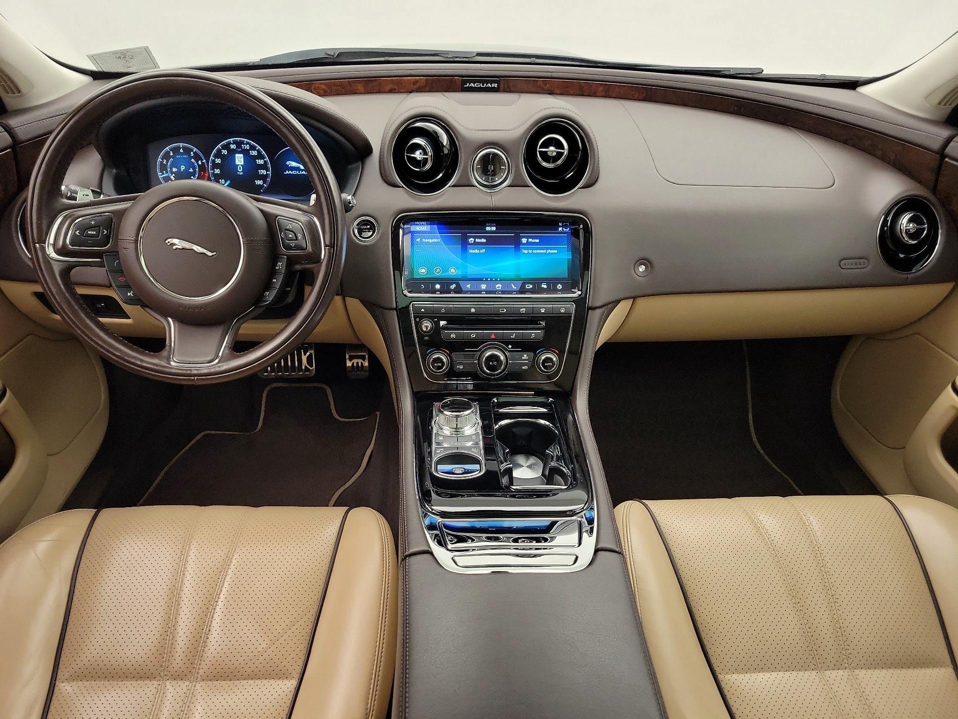 Thumbnail: 2019 Jaguar XJ - 9