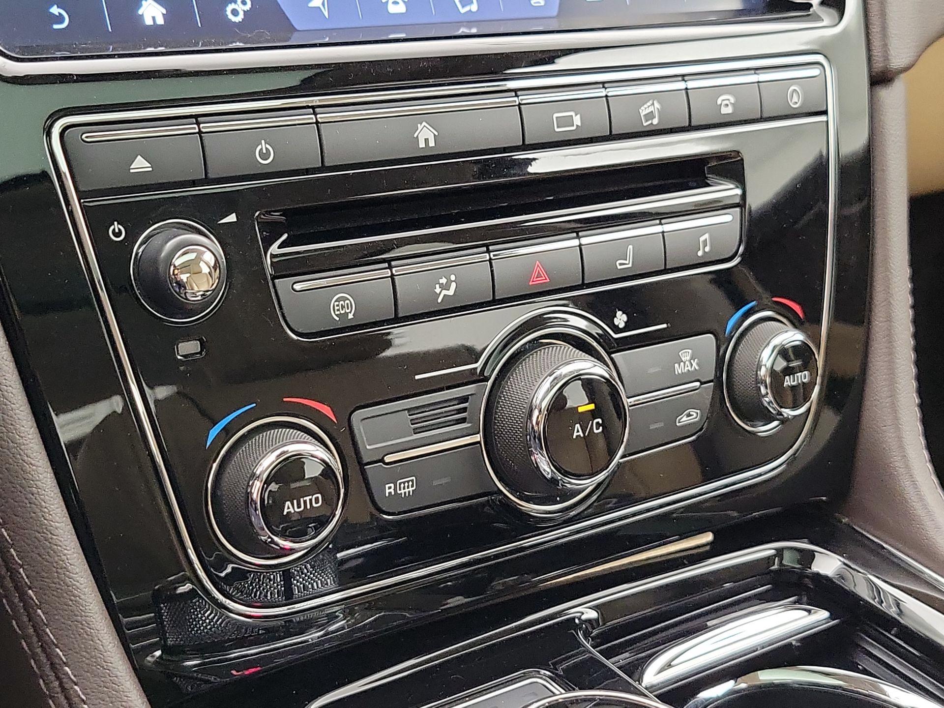 Thumbnail: 2019 Jaguar XJ - 17