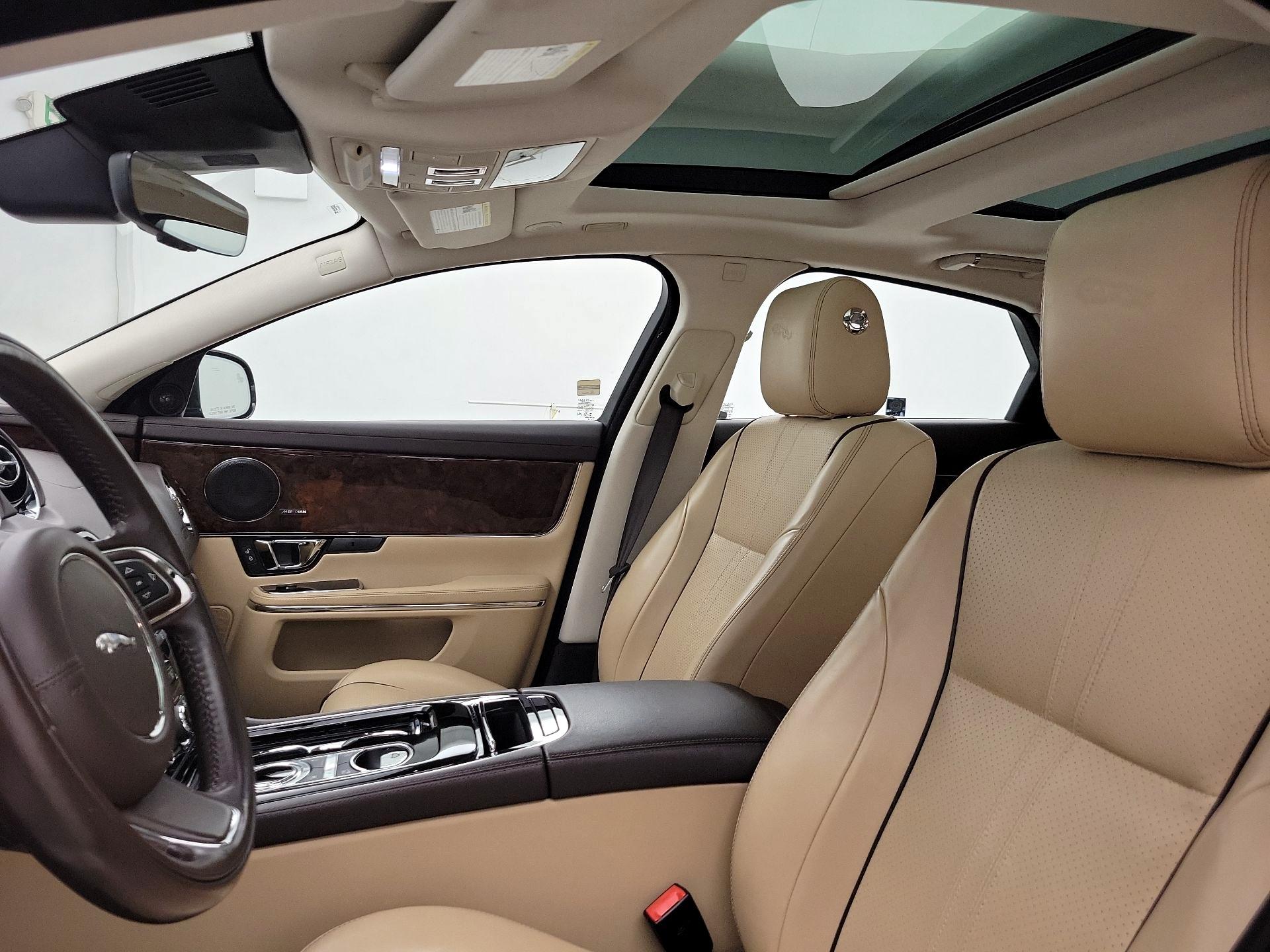 Thumbnail: 2019 Jaguar XJ - 20