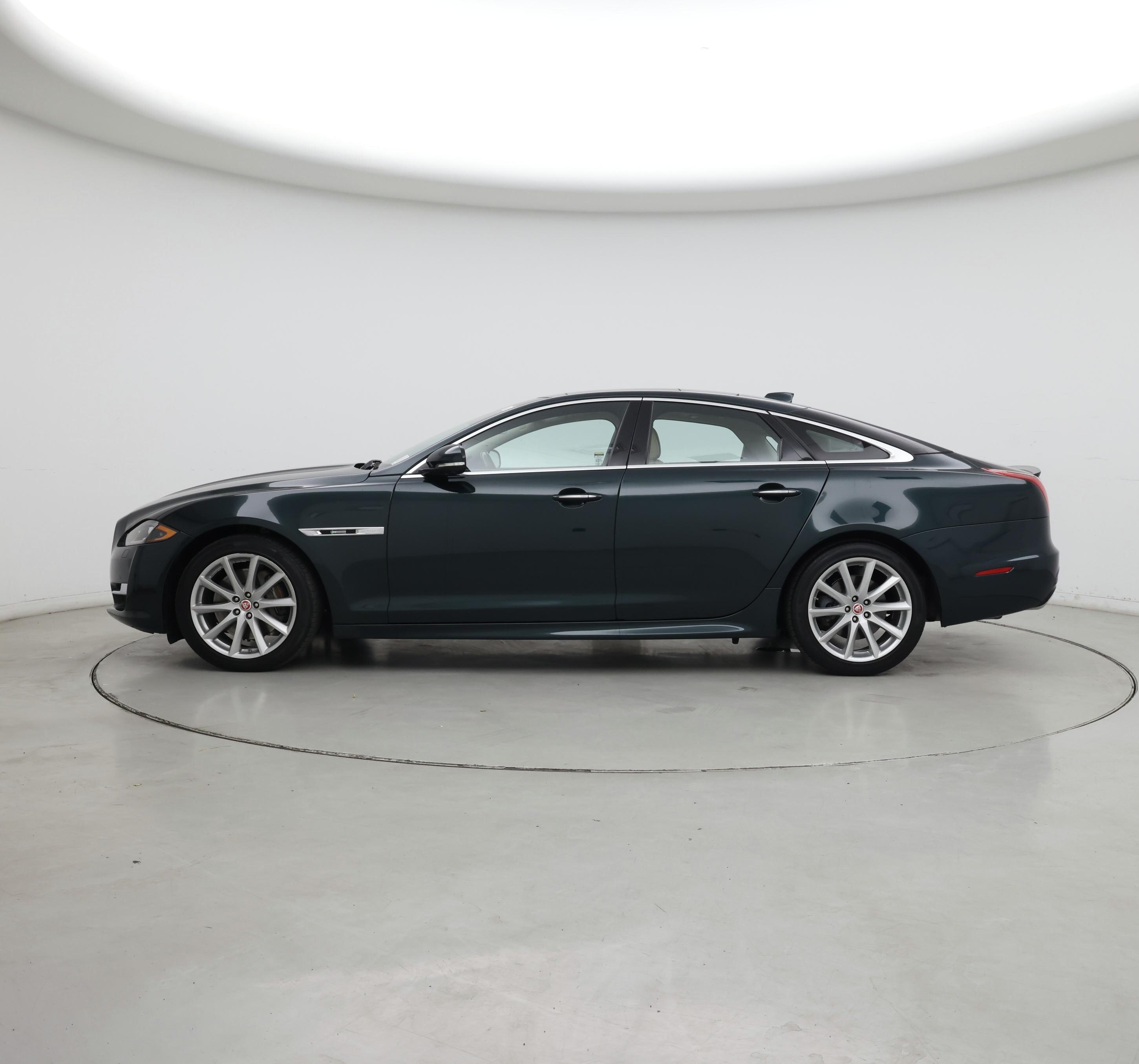 Thumbnail: 2019 Jaguar XJ - 3