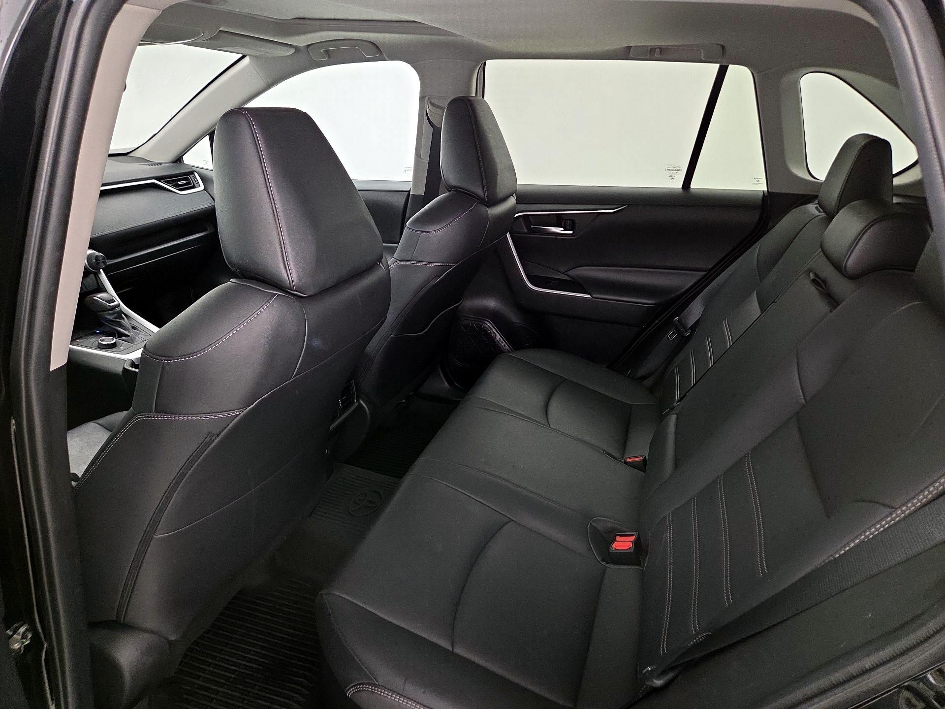 Thumbnail: 2021 Toyota RAV4 - 20