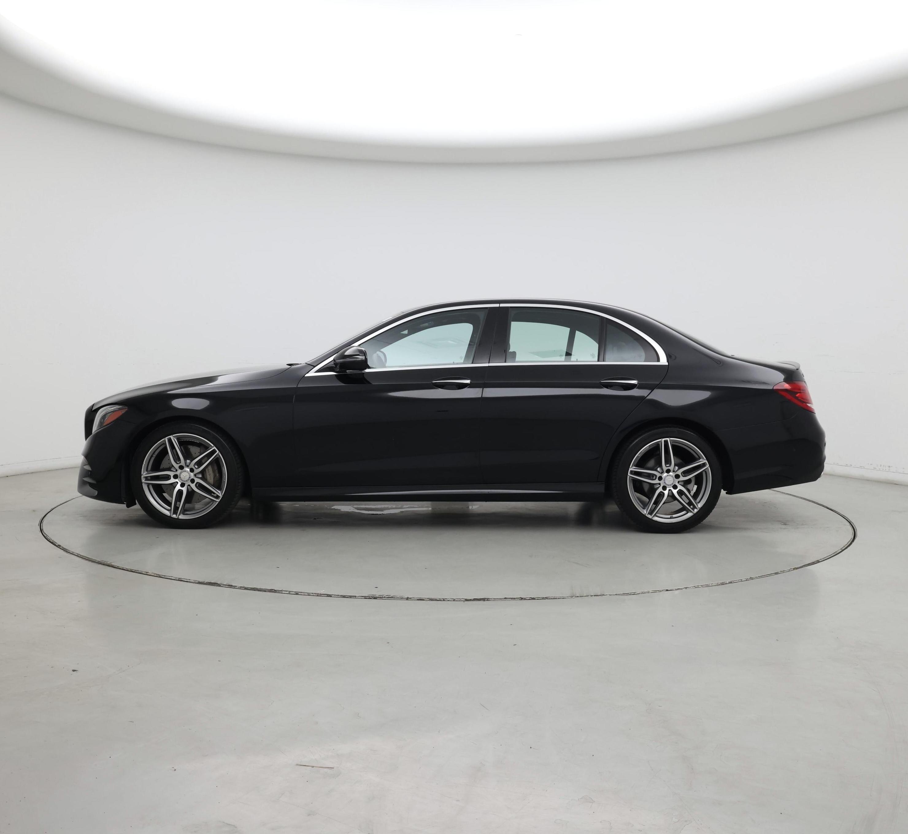 Thumbnail: 2017 Mercedes-Benz E-Class - 3