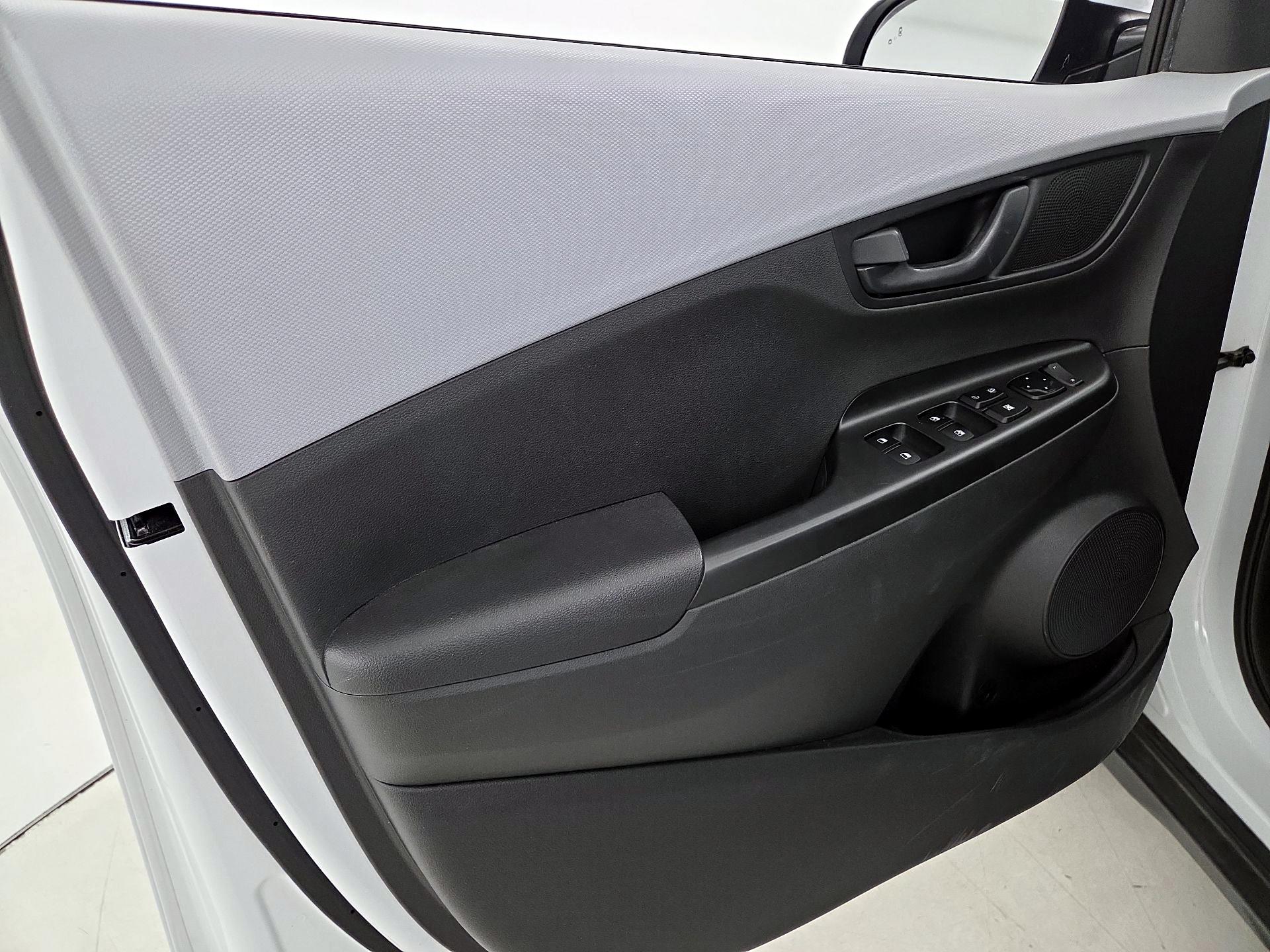 Thumbnail: 2021 Hyundai Kona - 12