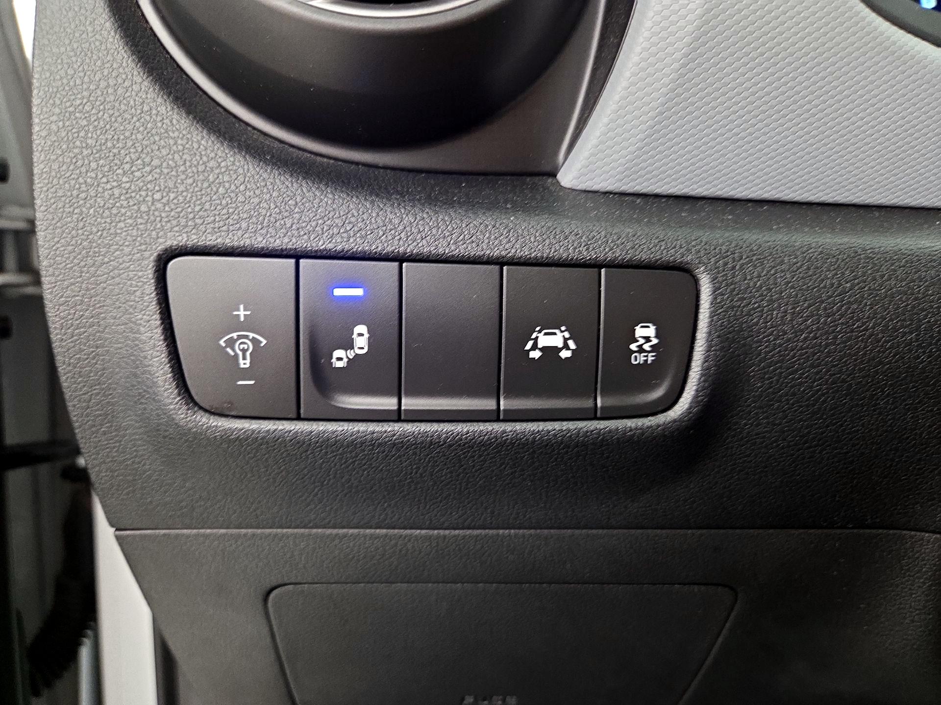 Thumbnail: 2021 Hyundai Kona - 13