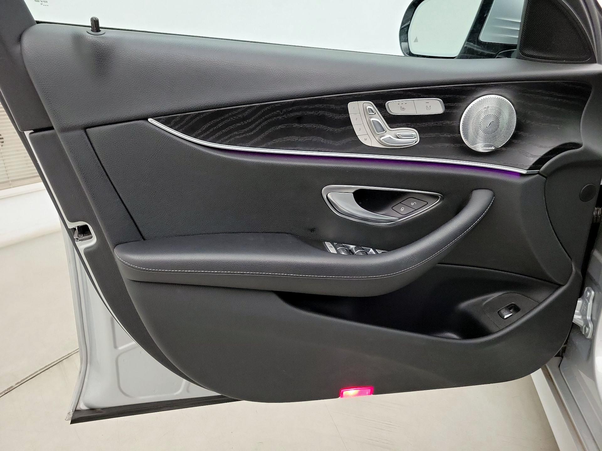 Thumbnail: 2017 Mercedes-Benz E-Class - 12