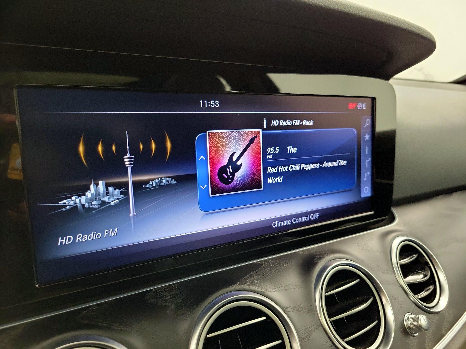 Thumbnail: 2017 Mercedes-Benz E-Class - 16