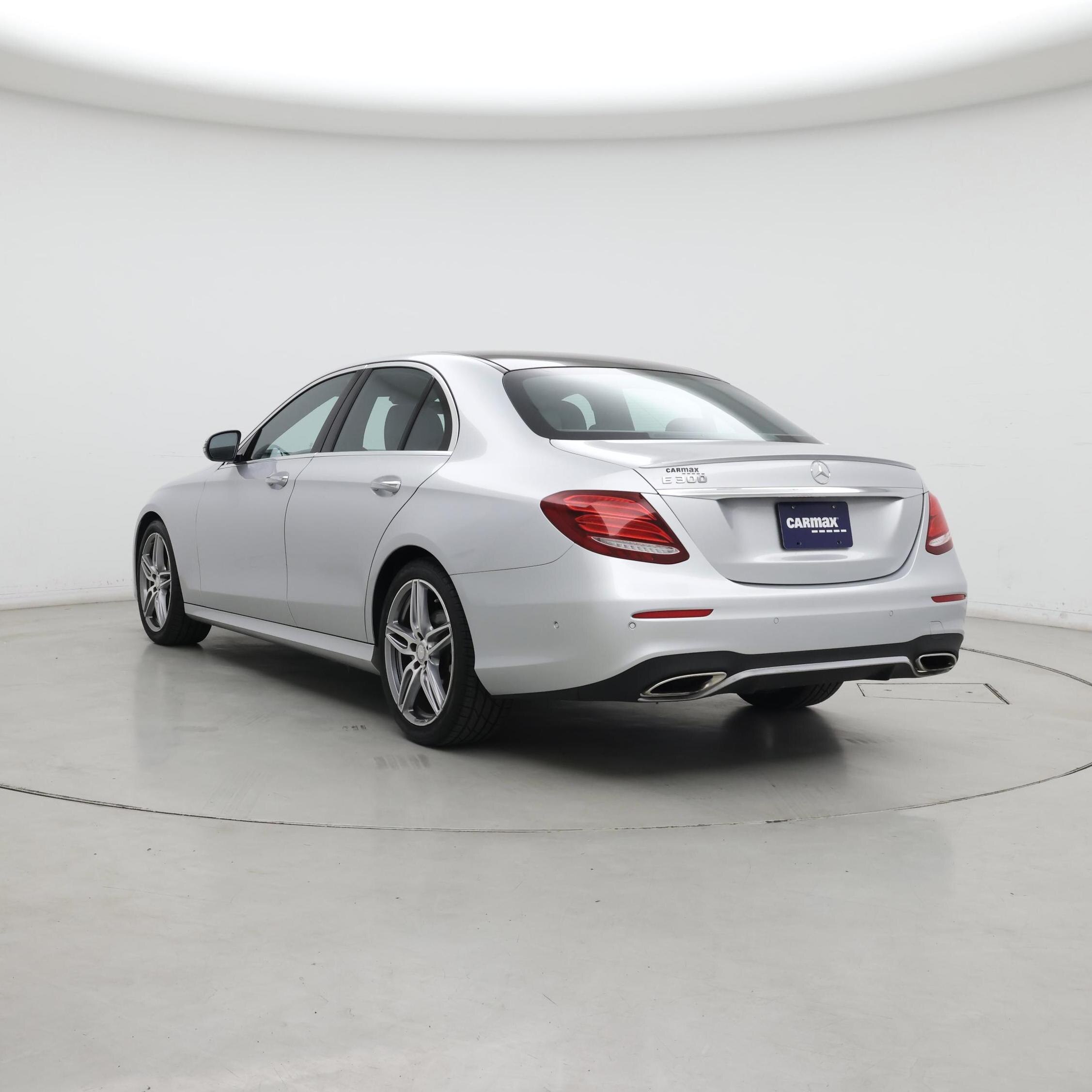 Thumbnail: 2017 Mercedes-Benz E-Class - 2