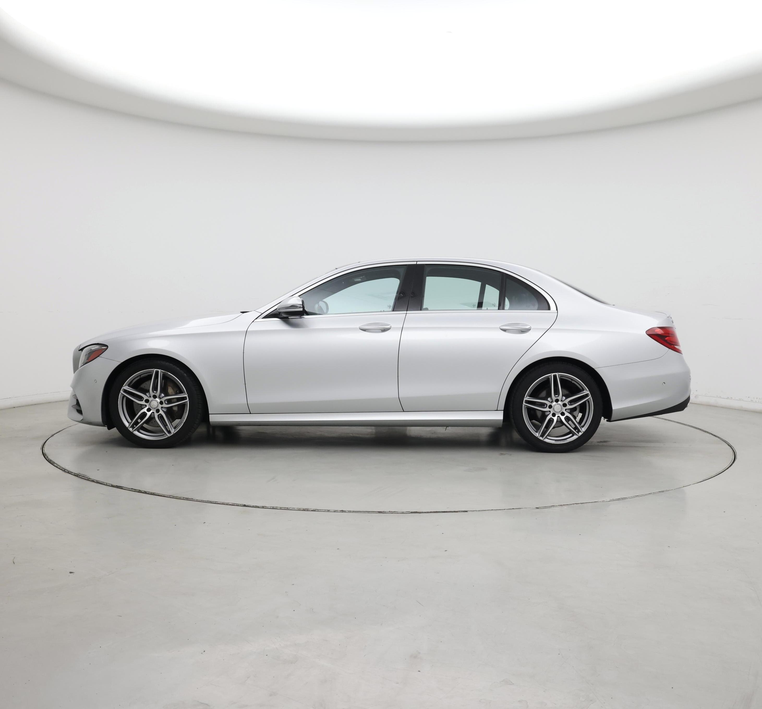 Thumbnail: 2017 Mercedes-Benz E-Class - 3