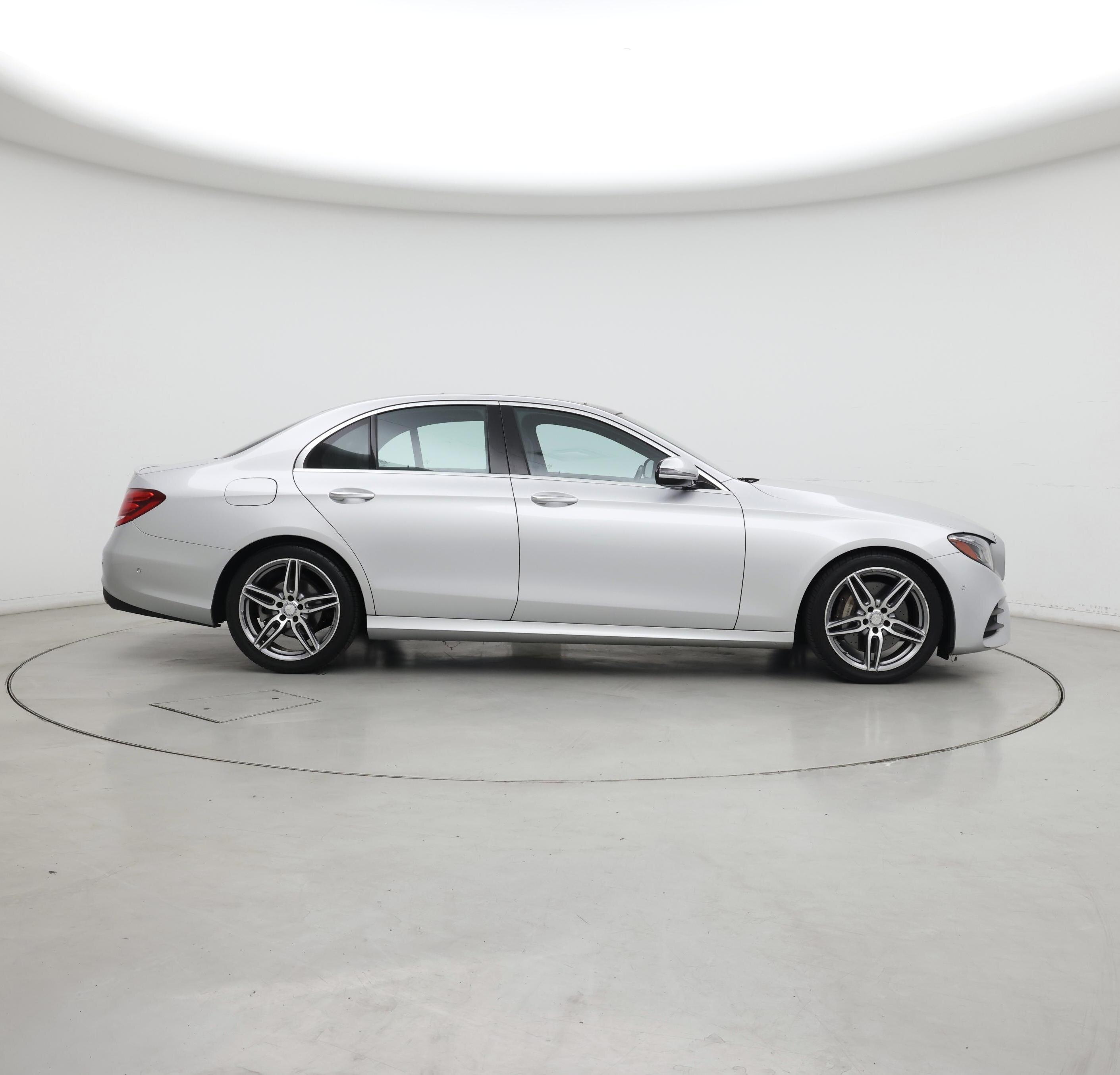 Thumbnail: 2017 Mercedes-Benz E-Class - 7