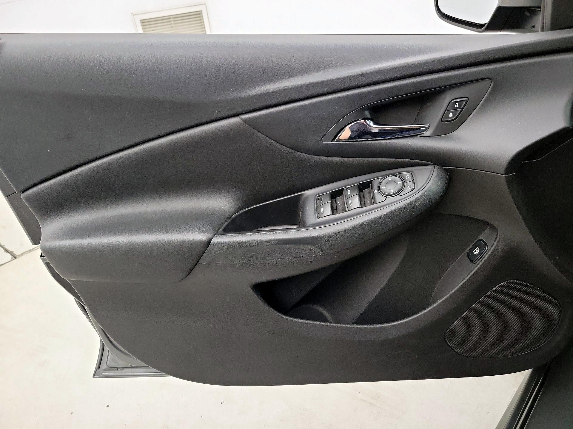 Thumbnail: 2017 Chevrolet Volt - 12