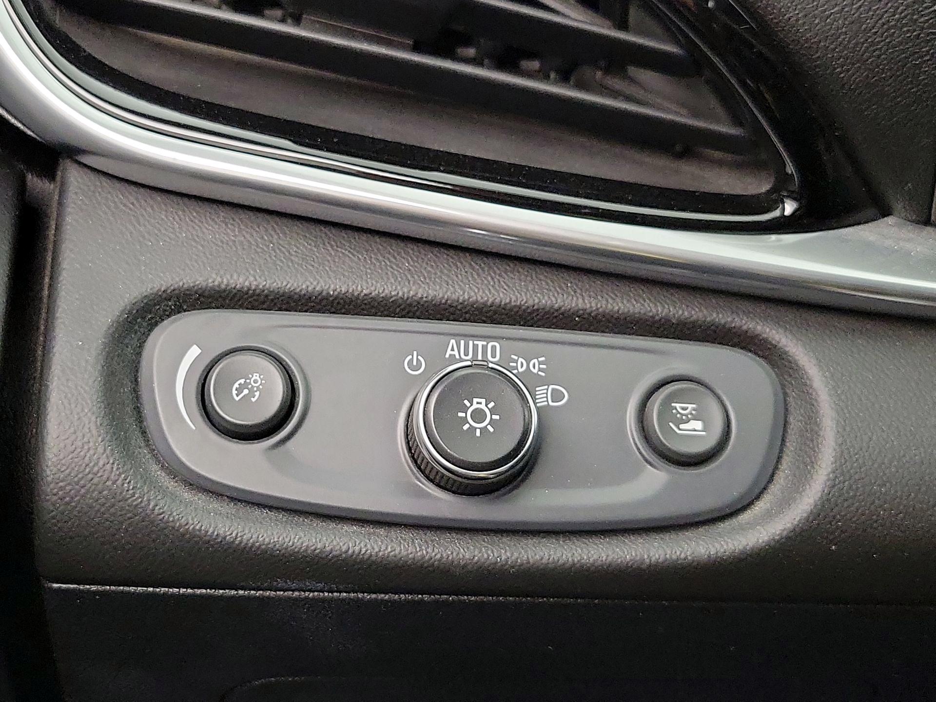 Thumbnail: 2017 Chevrolet Volt - 13