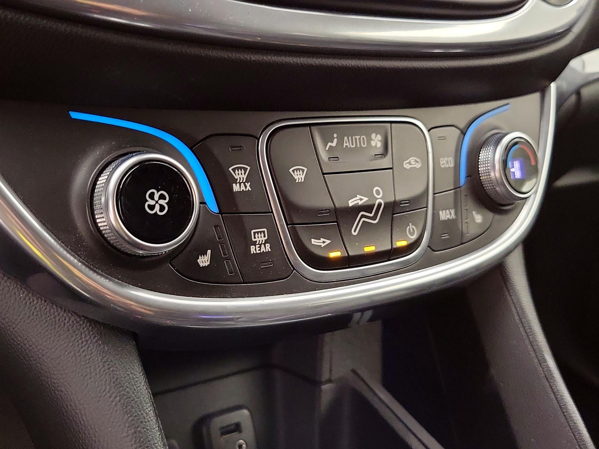 Thumbnail: 2017 Chevrolet Volt - 17