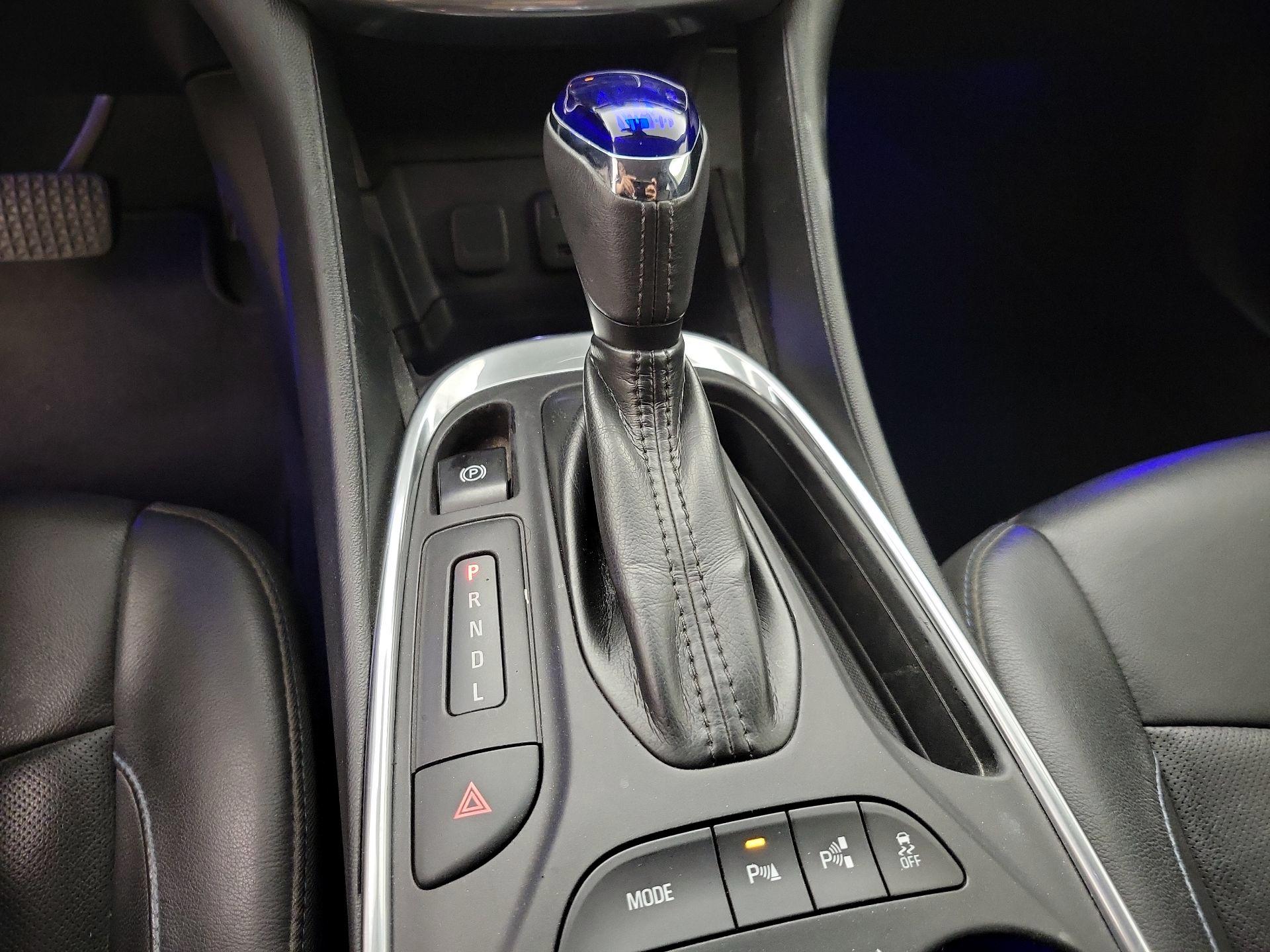 Thumbnail: 2017 Chevrolet Volt - 18