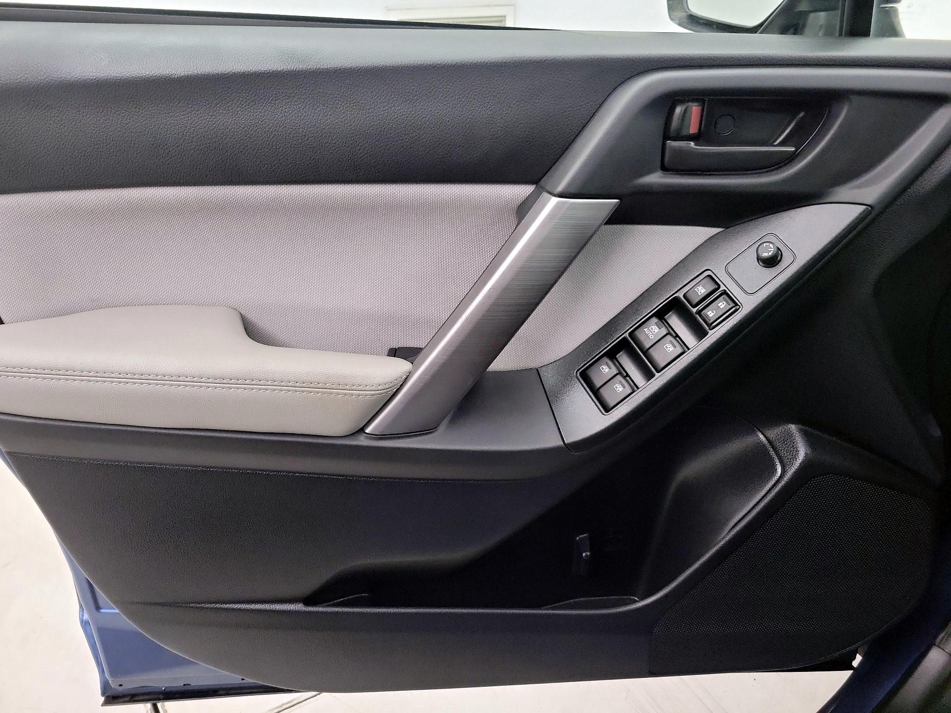 Thumbnail: 2016 Subaru Forester - 12