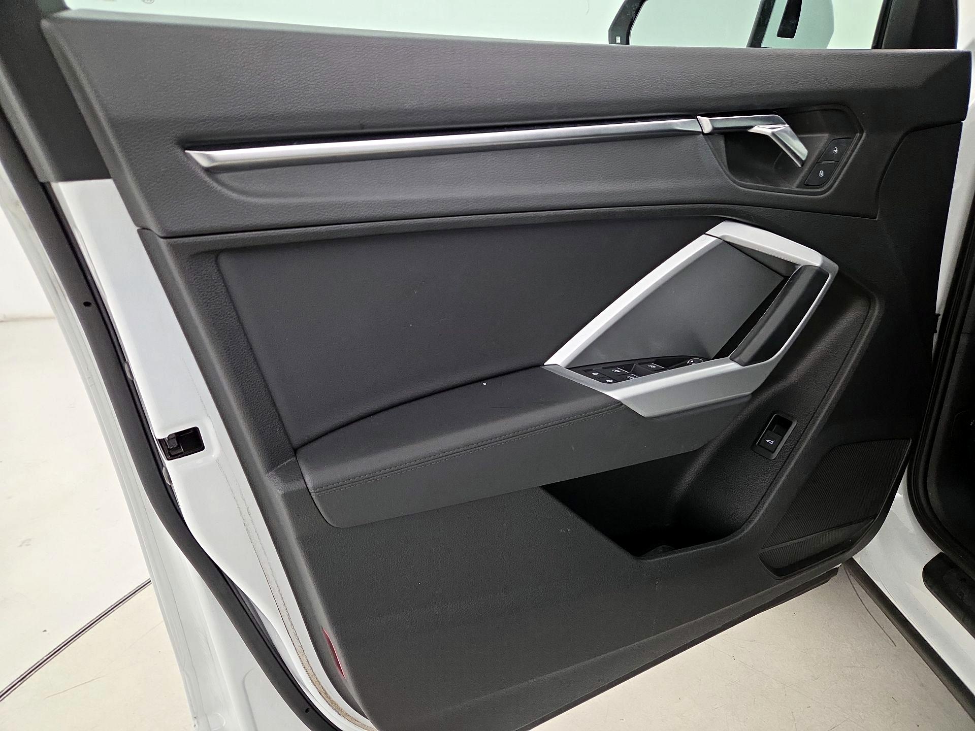 Thumbnail: 2020 Audi Q3 - 12