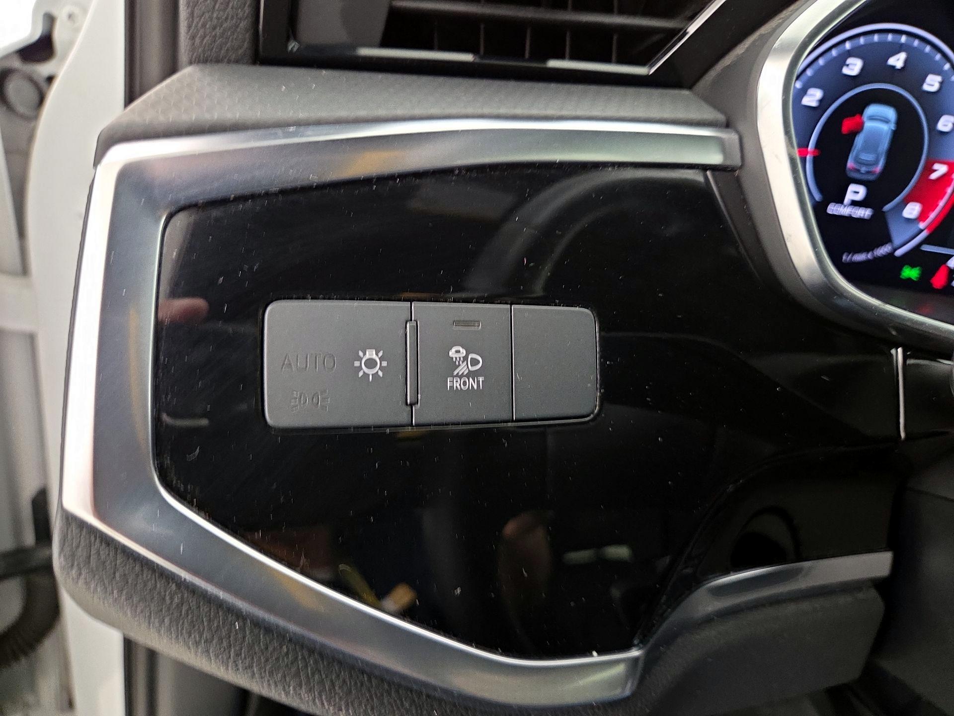 Thumbnail: 2020 Audi Q3 - 13