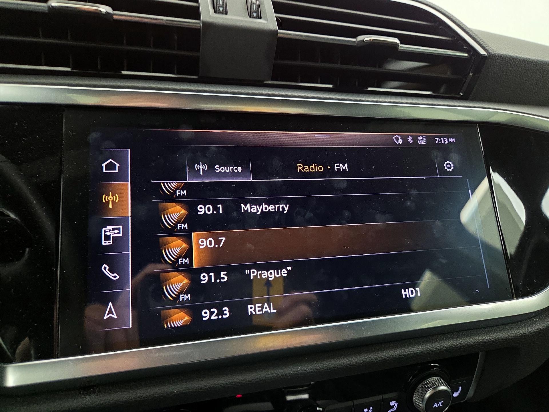 Thumbnail: 2020 Audi Q3 - 16