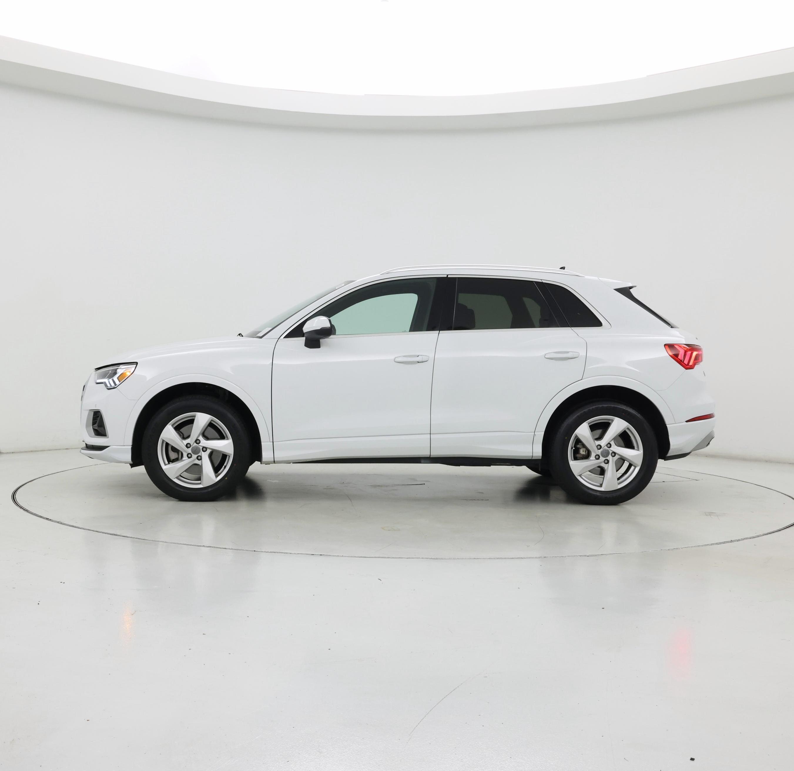 Thumbnail: 2020 Audi Q3 - 3