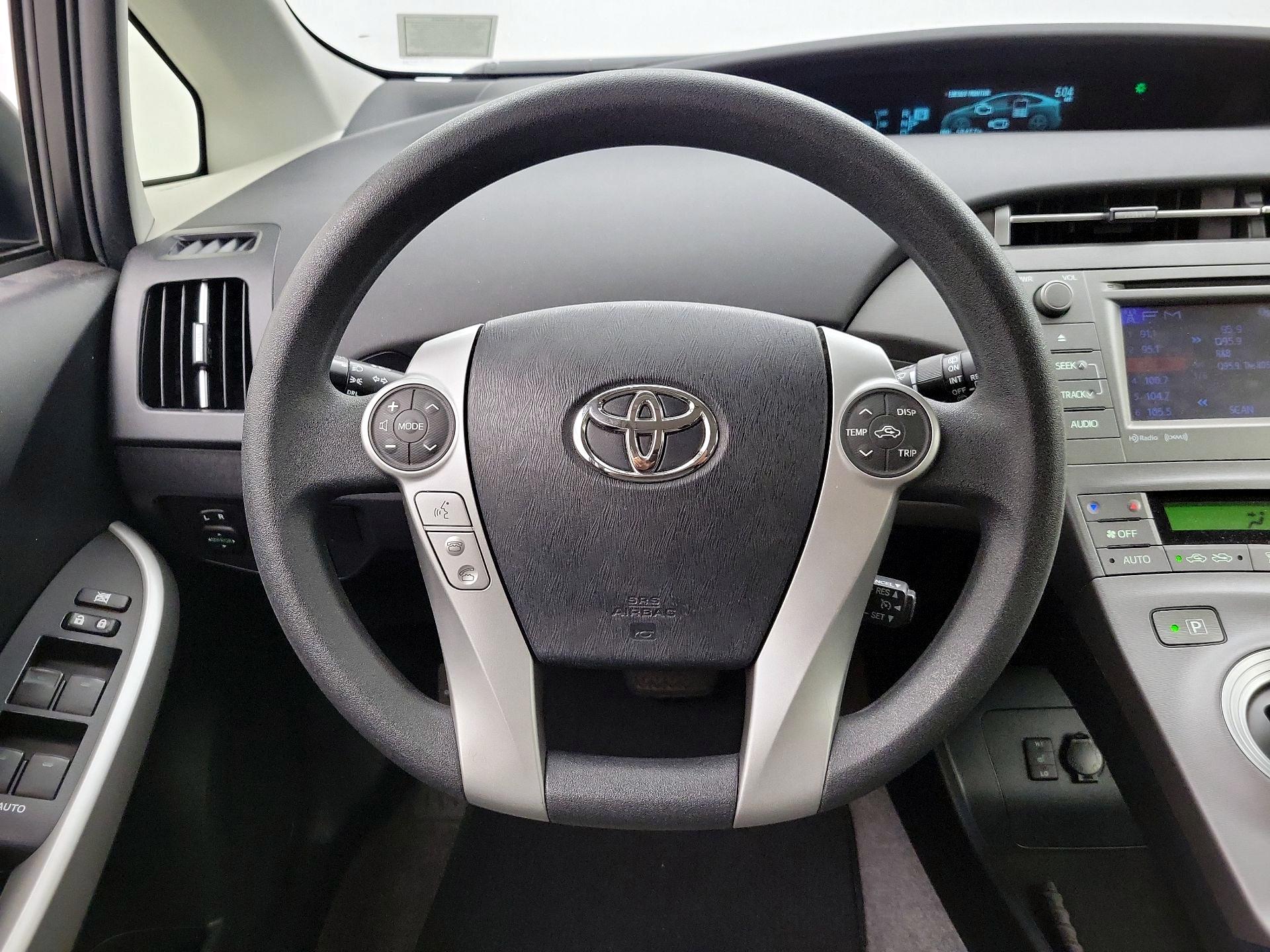 Thumbnail: 2015 Toyota Prius - 10