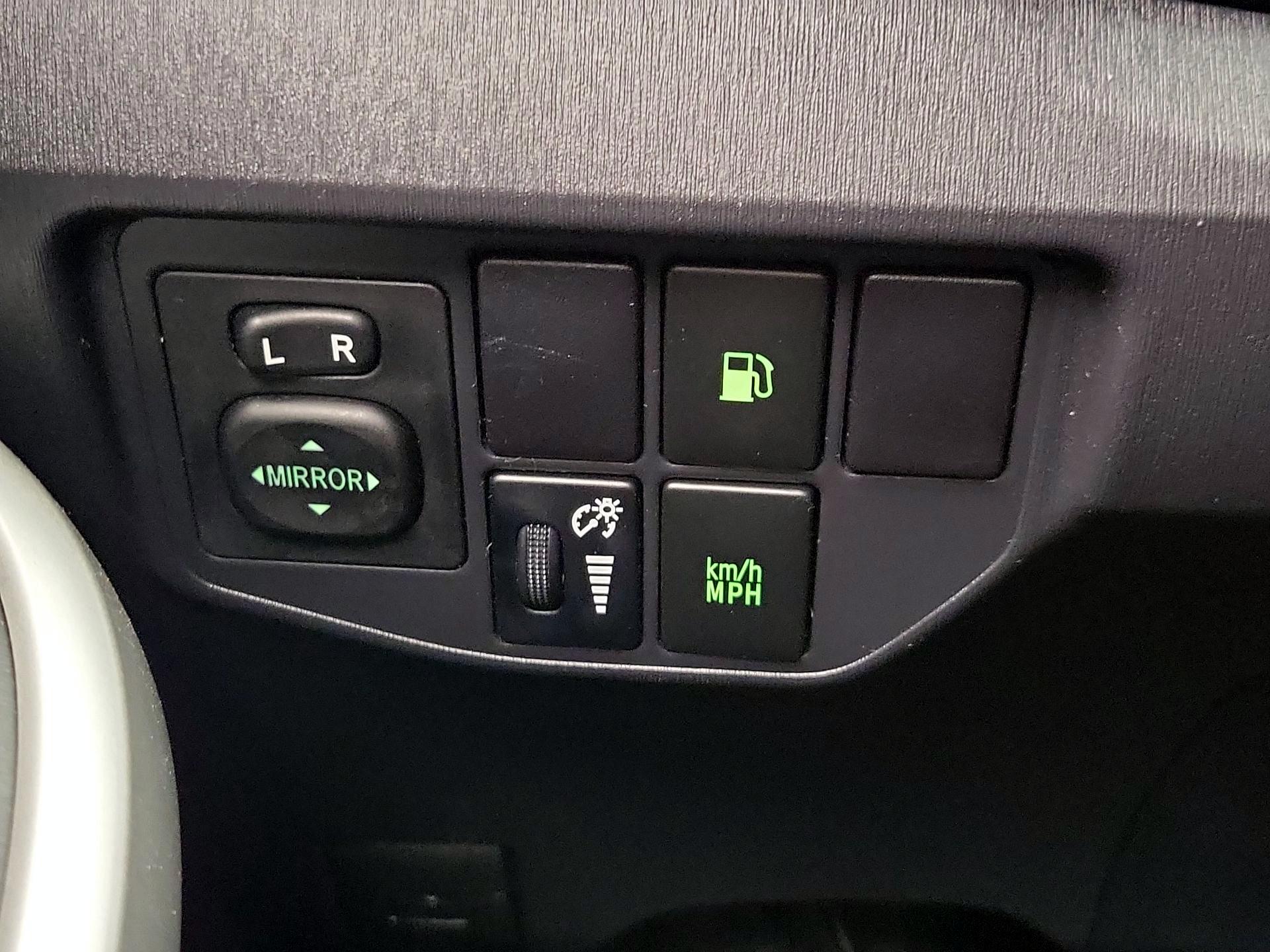 Thumbnail: 2015 Toyota Prius - 13