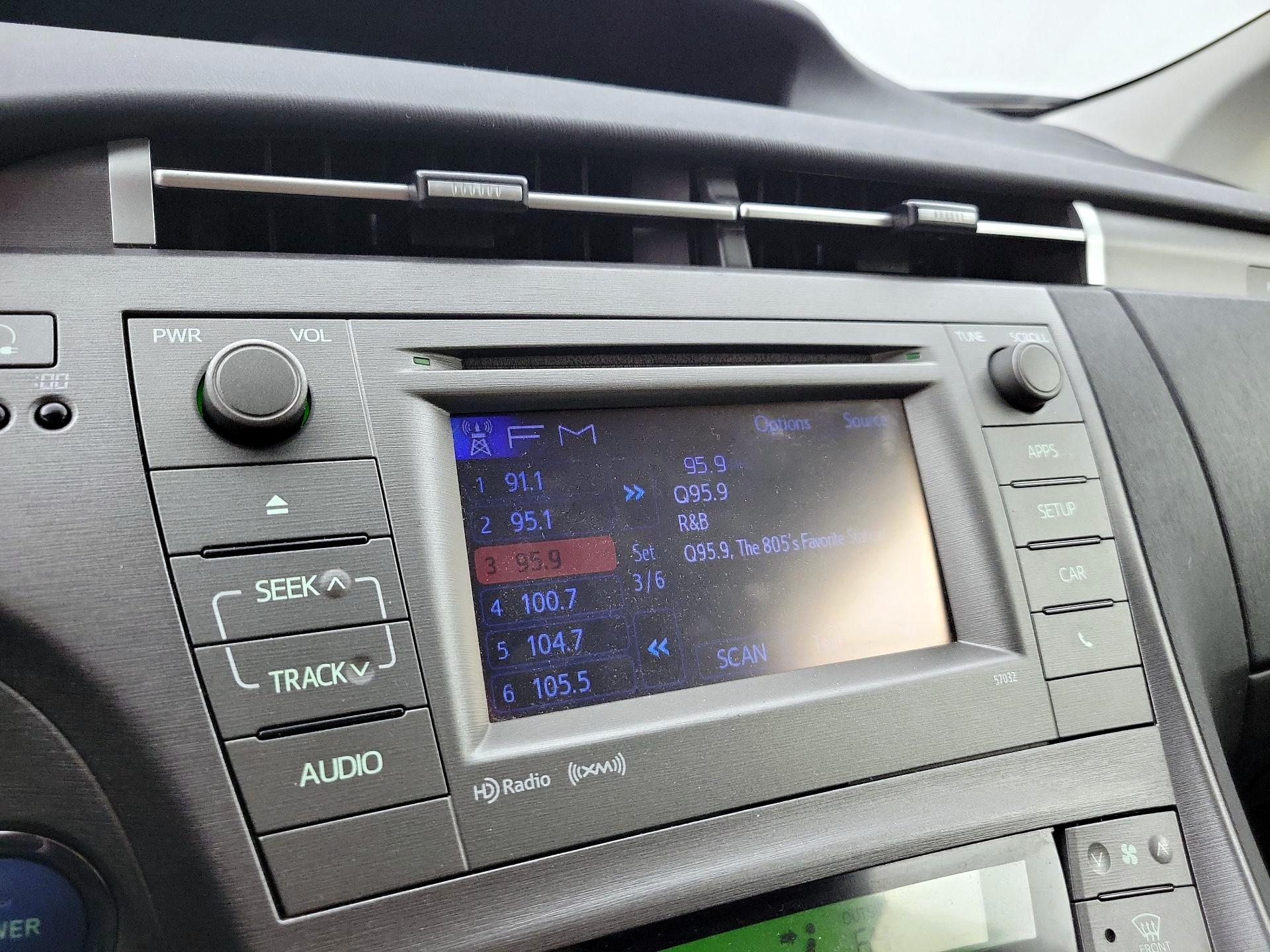 Thumbnail: 2015 Toyota Prius - 15