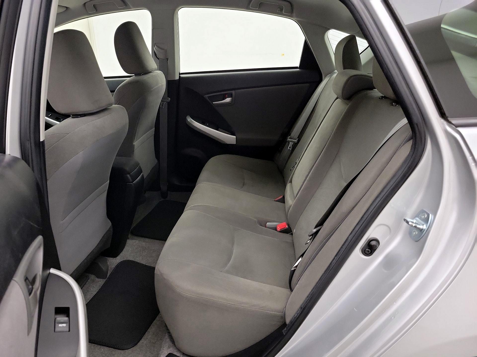 Thumbnail: 2015 Toyota Prius - 18