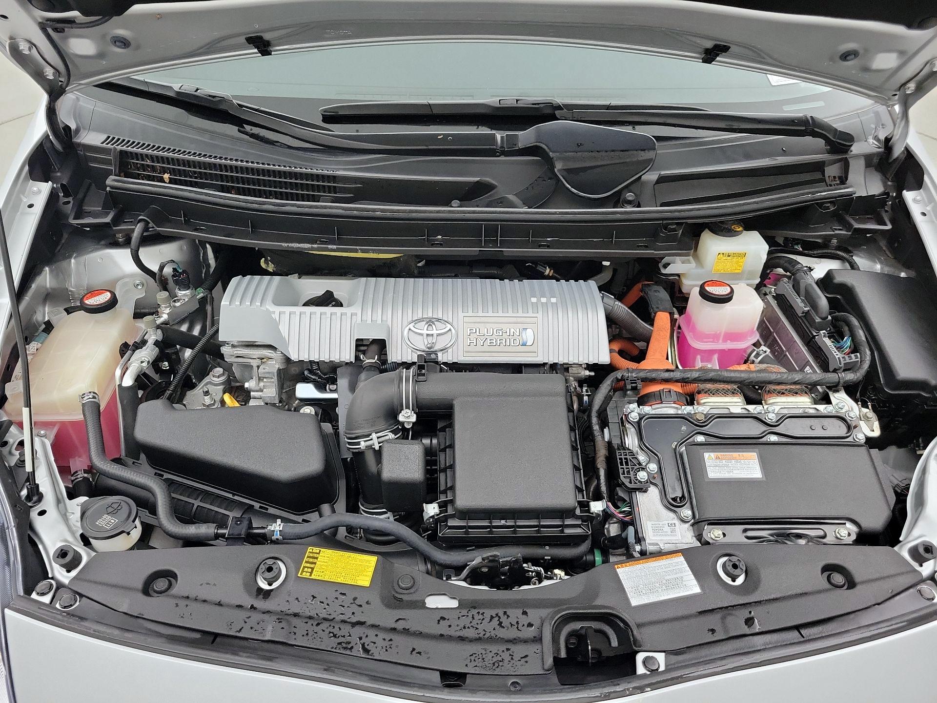 Thumbnail: 2015 Toyota Prius - 20