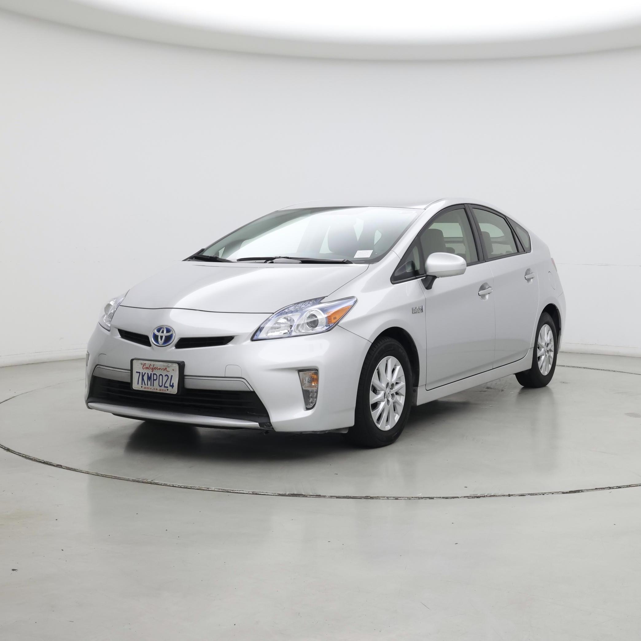 Thumbnail: 2015 Toyota Prius - 4